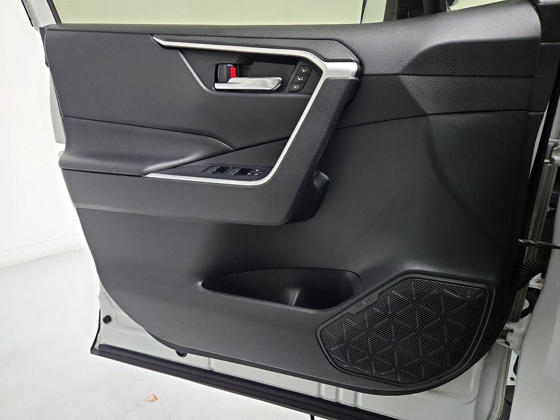 Thumbnail: 2023 Toyota RAV4 - 10