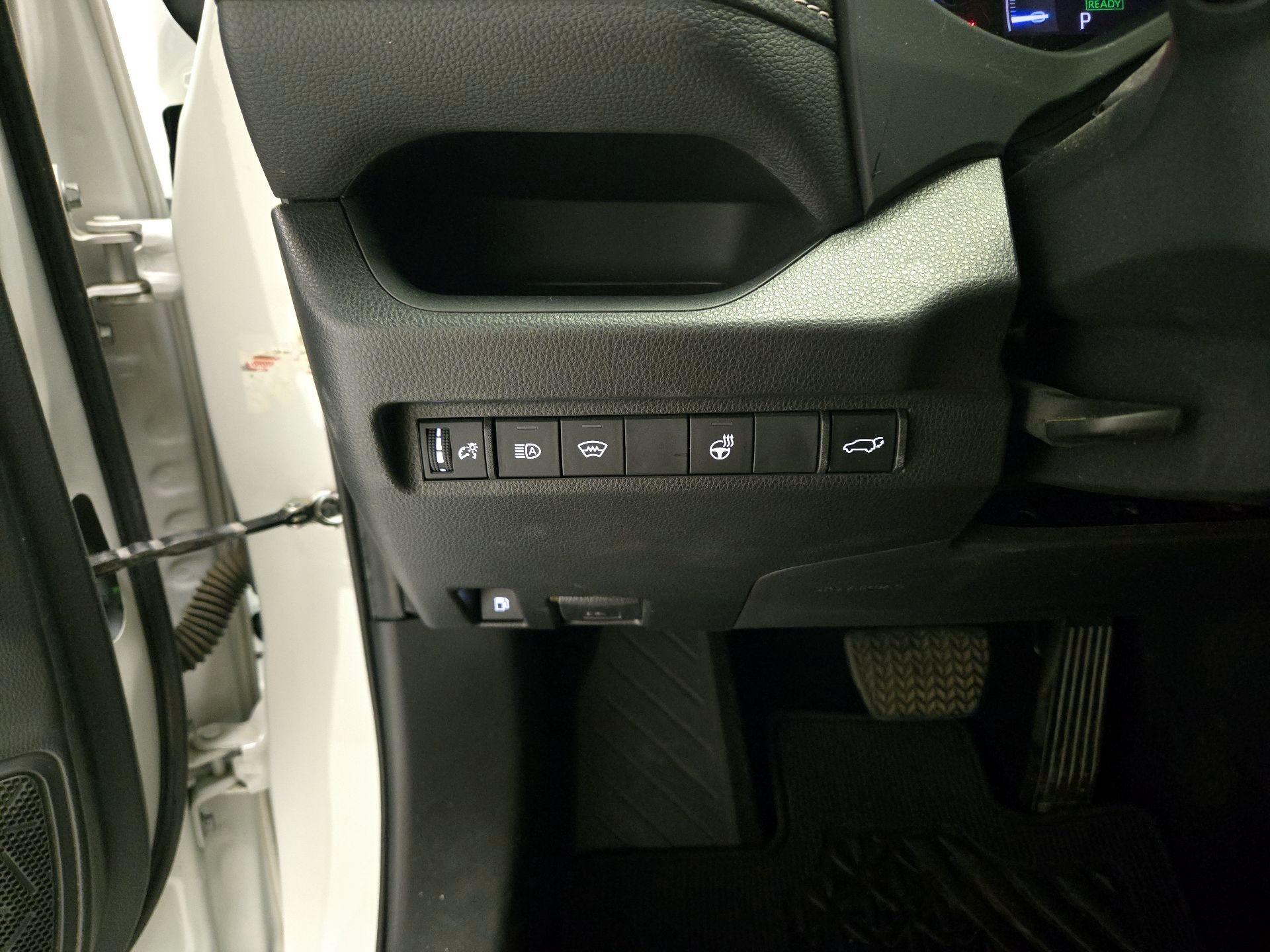Thumbnail: 2023 Toyota RAV4 - 11