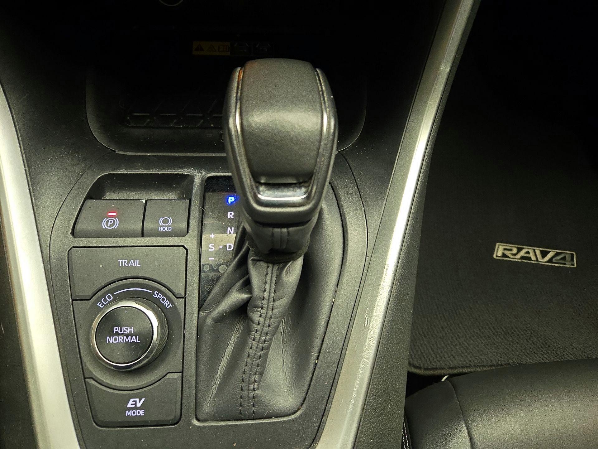 Thumbnail: 2023 Toyota RAV4 - 15
