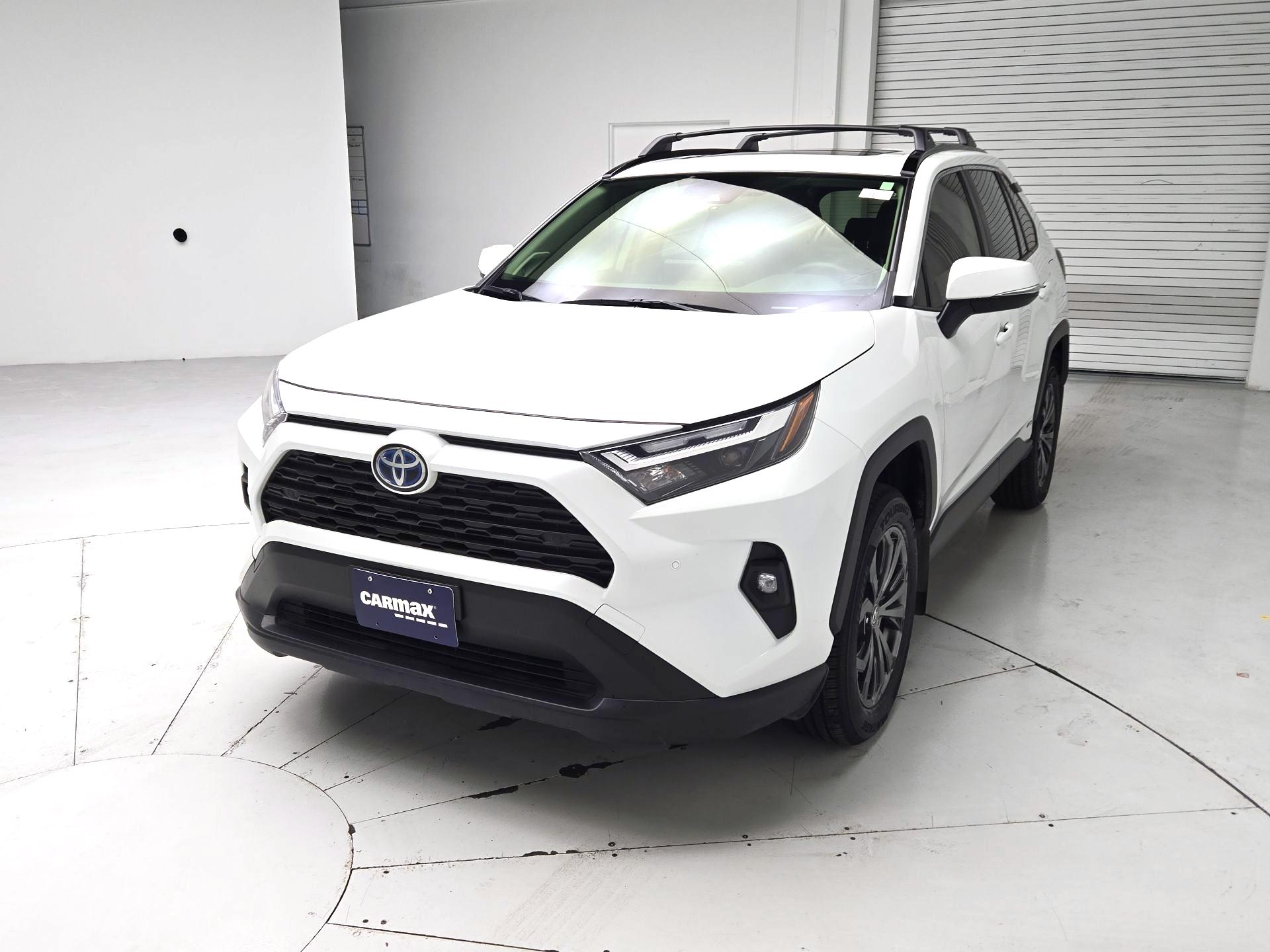 Thumbnail: 2023 Toyota RAV4 - 3