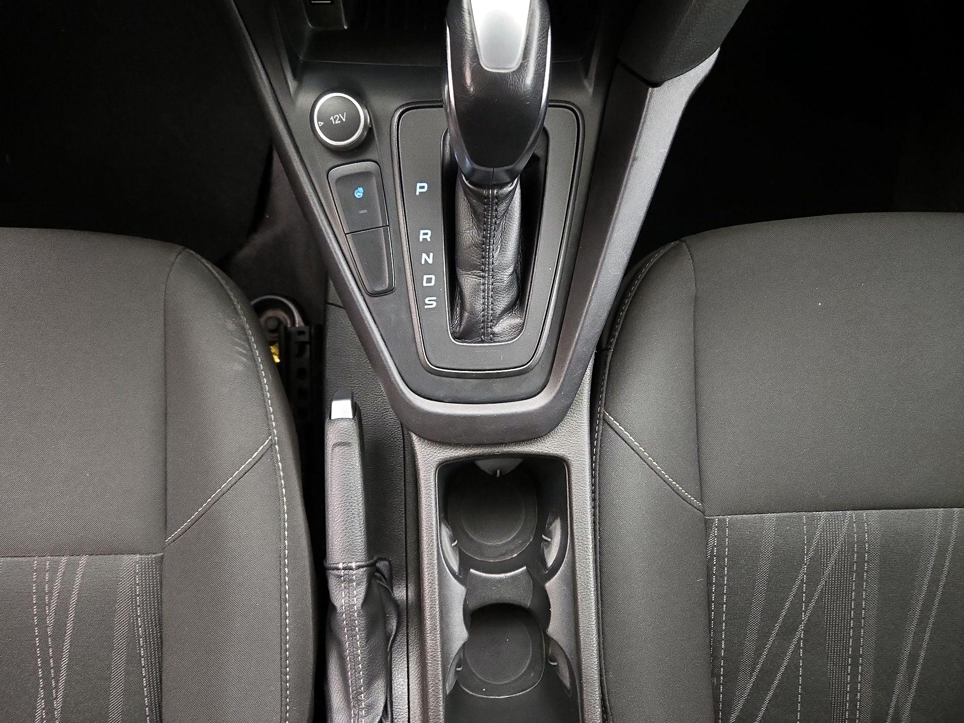 Thumbnail: 2016 Ford Focus - 17