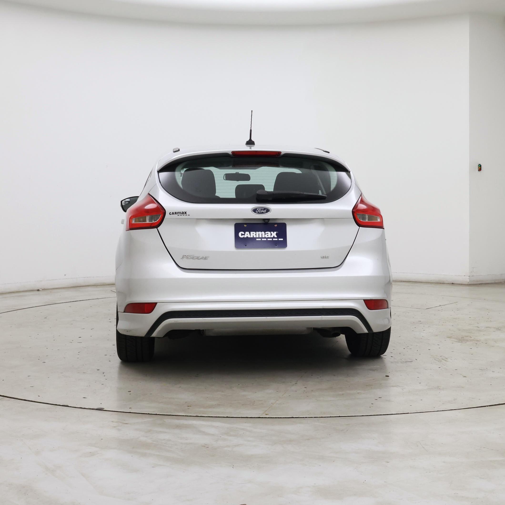 Thumbnail: 2016 Ford Focus - 6