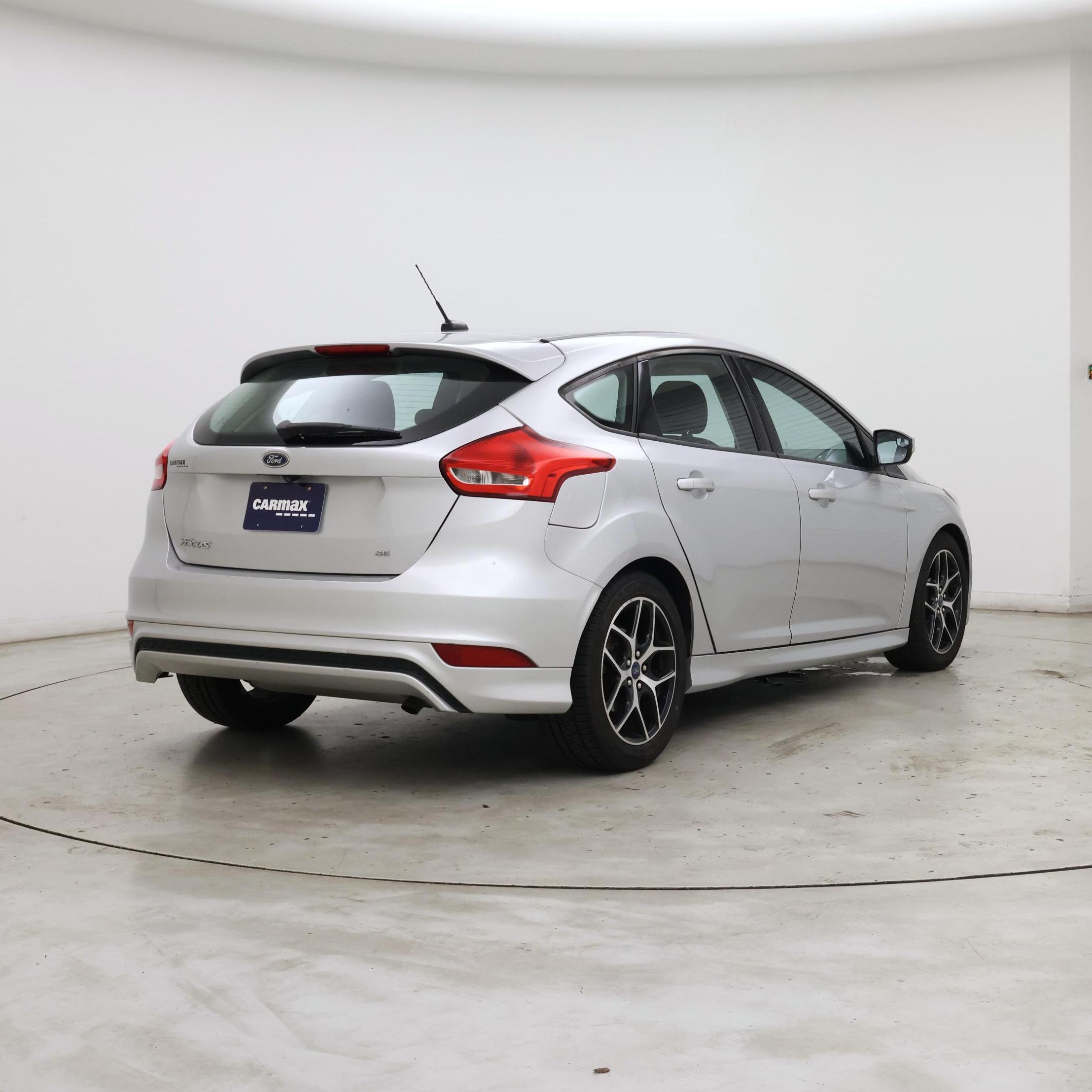 Thumbnail: 2016 Ford Focus - 8