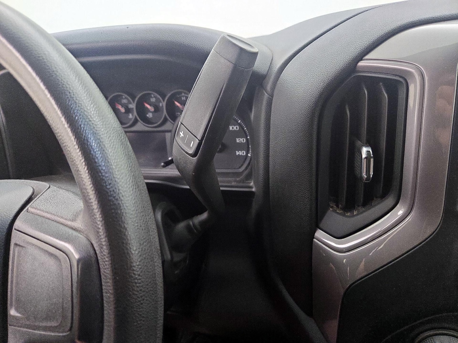 2022 Chevrolet Silverado 1500 Limited Custom - Photo 18