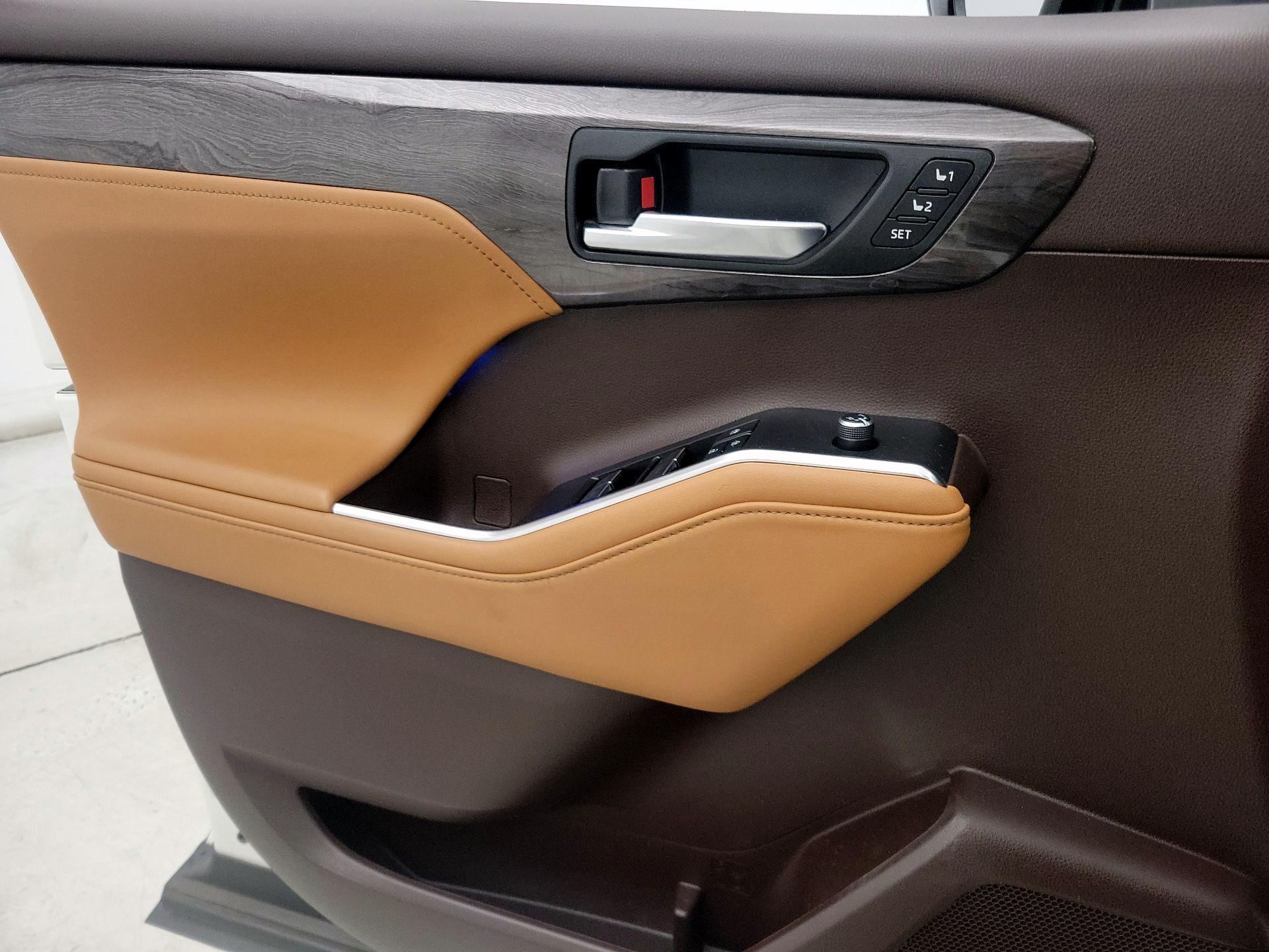Thumbnail: 2021 Toyota Highlander - 12