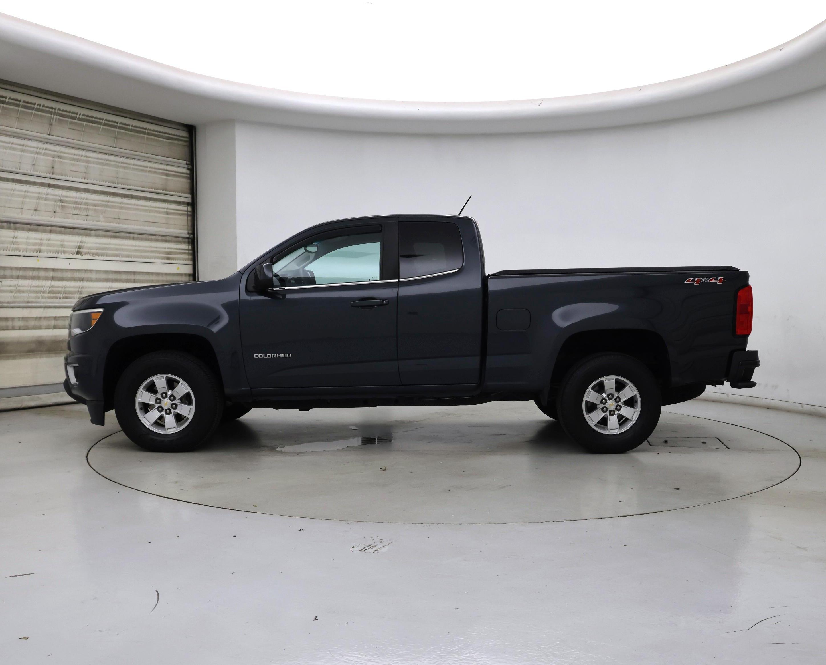 Thumbnail: 2017 Chevrolet Colorado - 3
