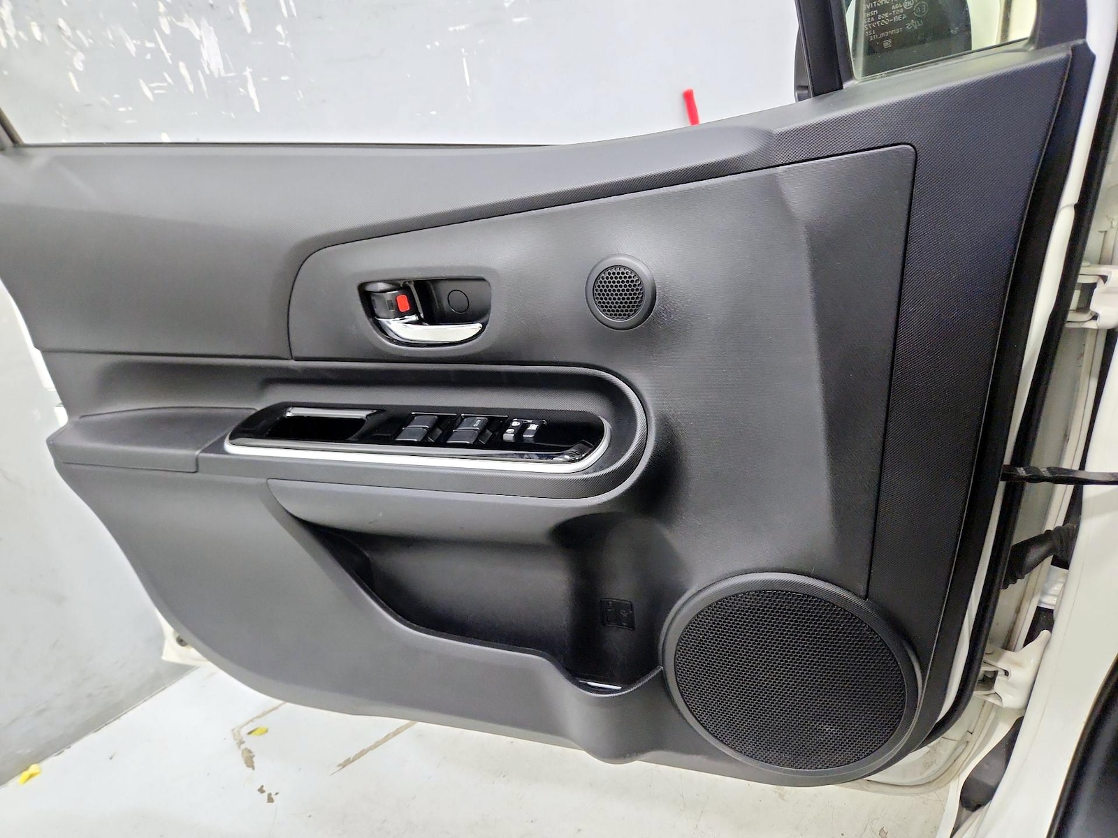 2016 Toyota Prius c Two - Photo 13