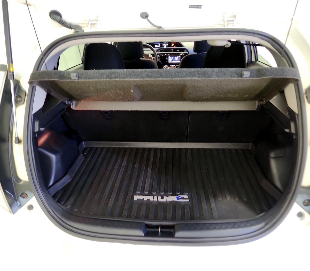Trunk/Cargo (Seats Up)