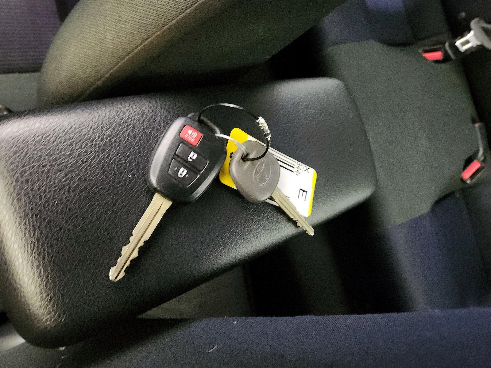 2016 Toyota Prius c Two - Photo 22