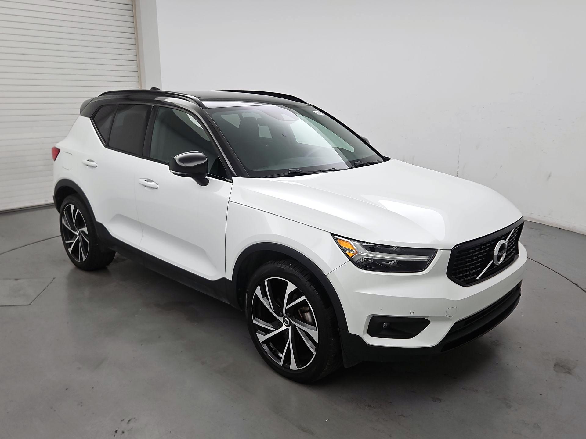Thumbnail: 2020 Volvo XC40 - 1