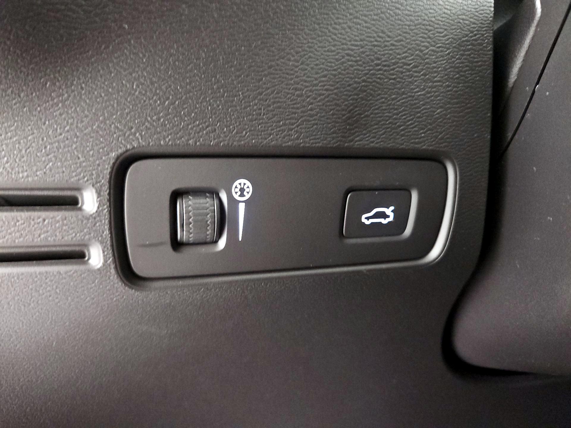 Thumbnail: 2020 Volvo XC40 - 11