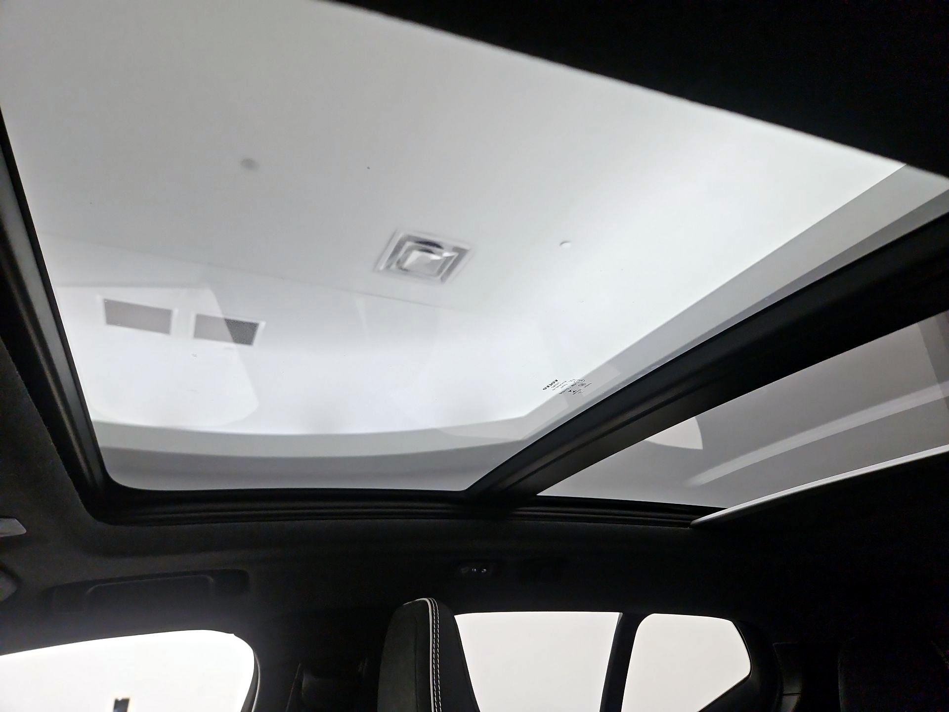 Thumbnail: 2020 Volvo XC40 - 17