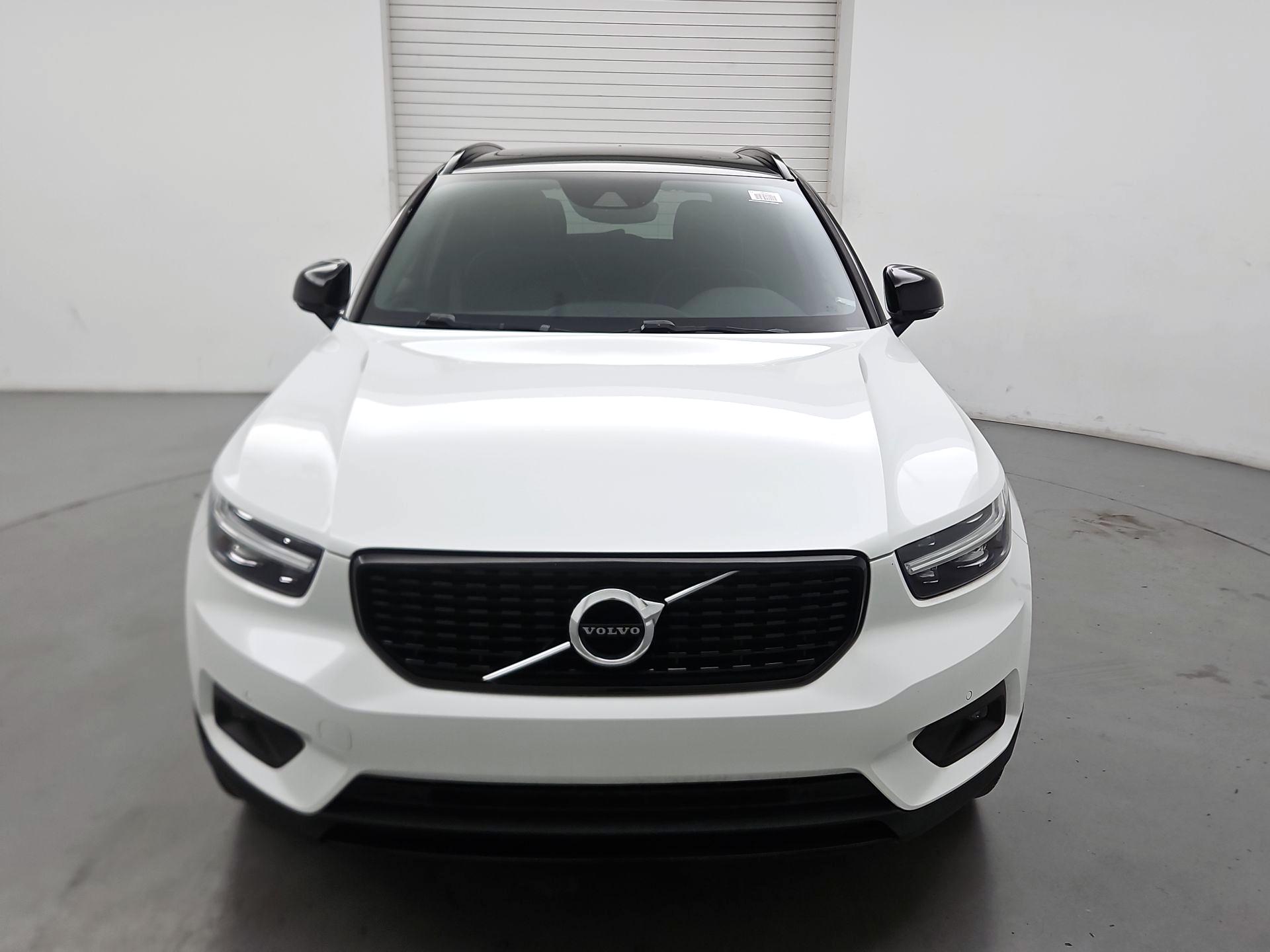 Thumbnail: 2020 Volvo XC40 - 2