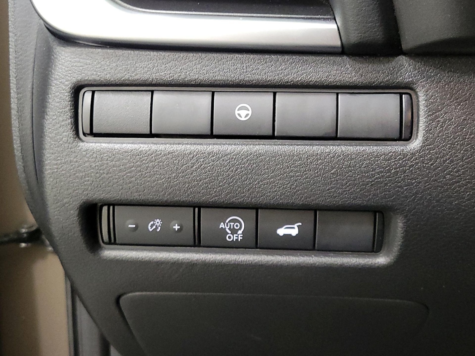 2025 Nissan Rogue SV - Photo 14