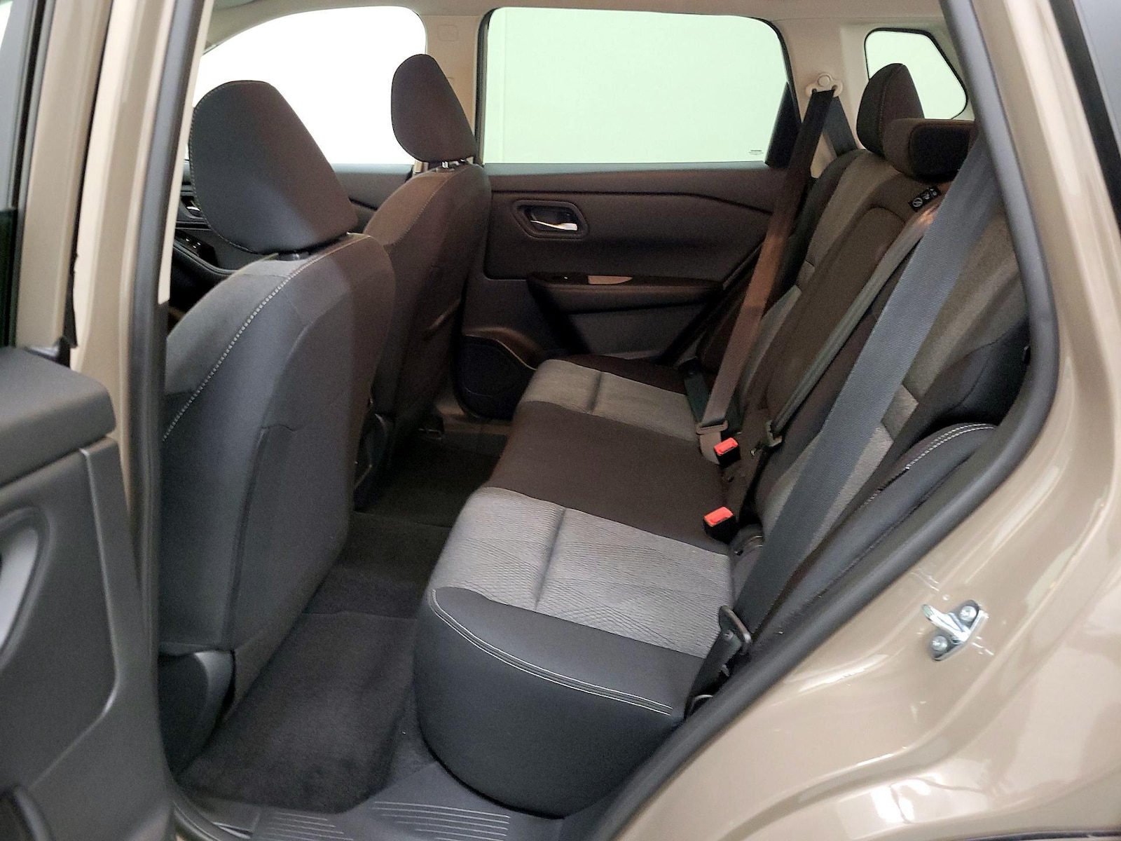 2025 Nissan Rogue SV - Photo 20