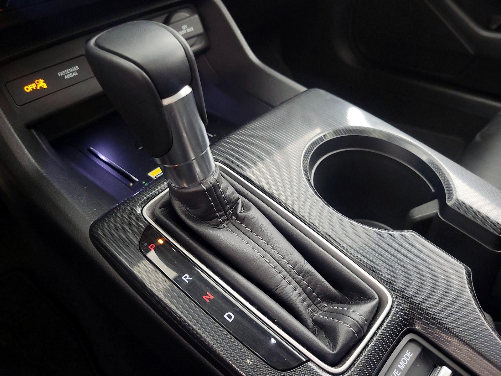 2022 Honda Civic Hatchback Sport Touring - Photo 19