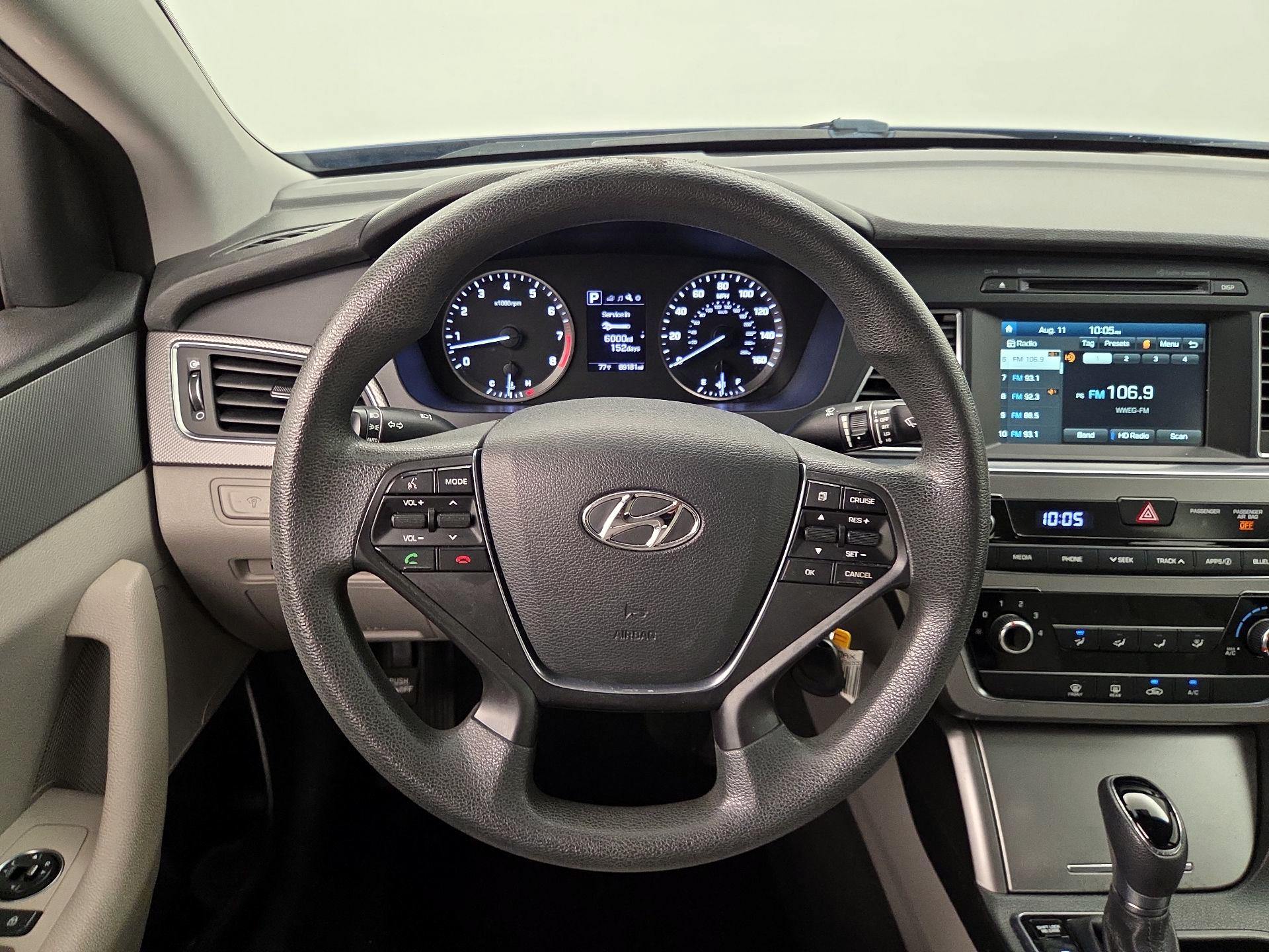 Thumbnail: 2016 Hyundai Sonata - 10