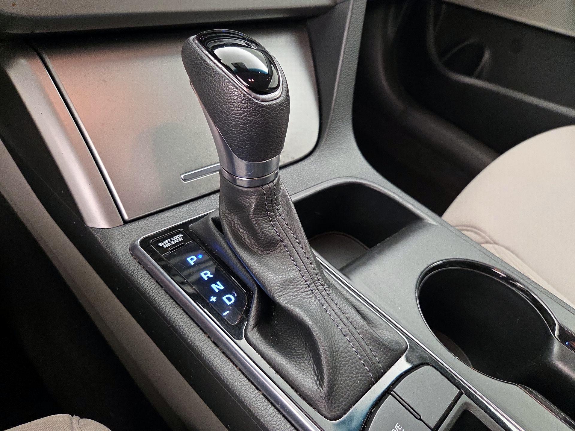 Thumbnail: 2016 Hyundai Sonata - 17