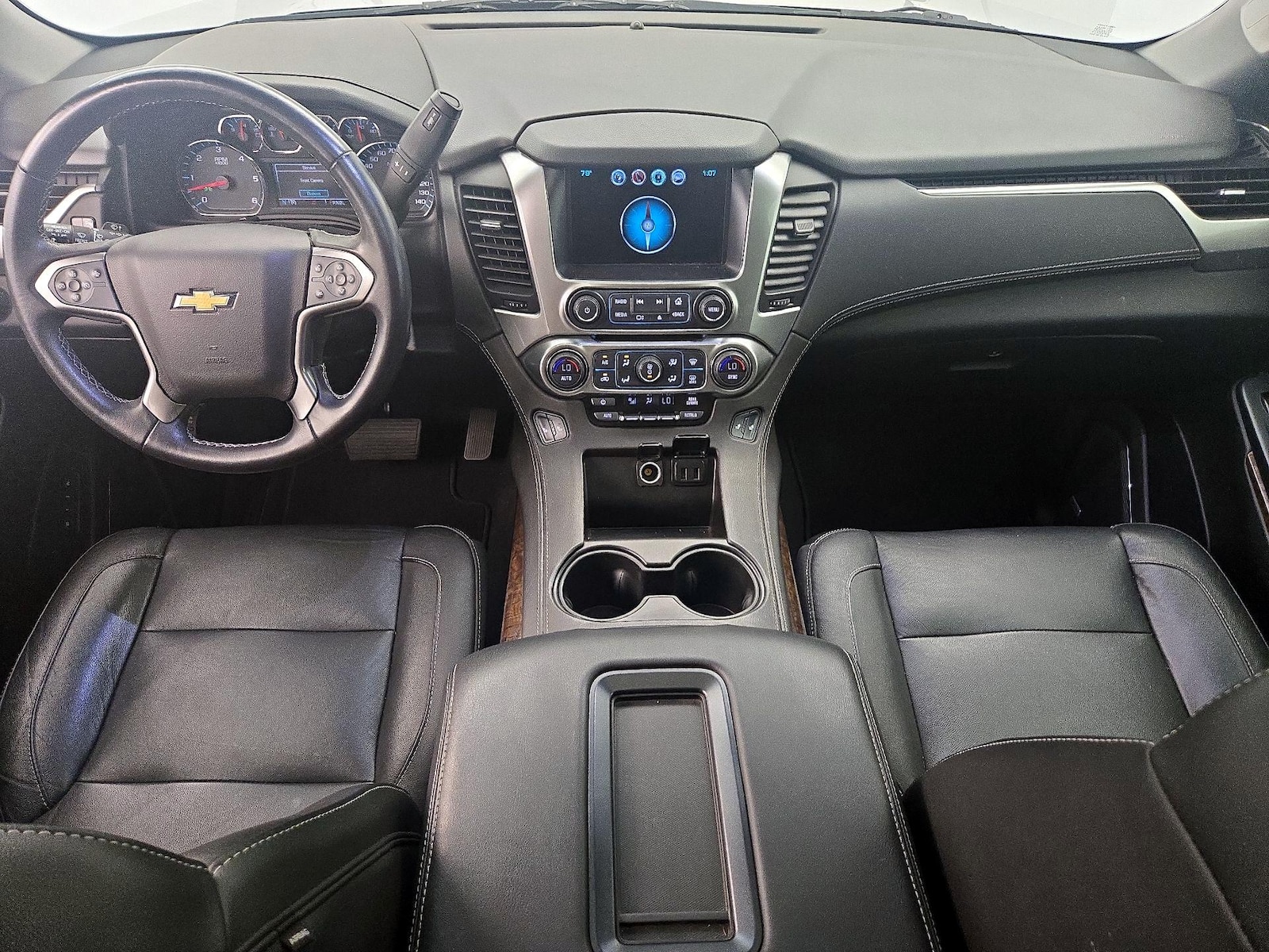 2019 Chevrolet Suburban LT - Photo 10