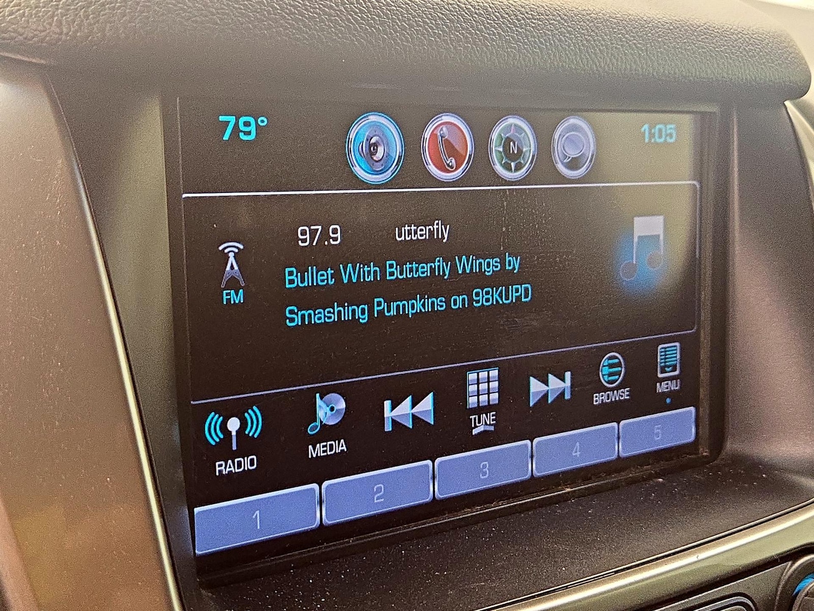 2019 Chevrolet Suburban LT - Photo 16