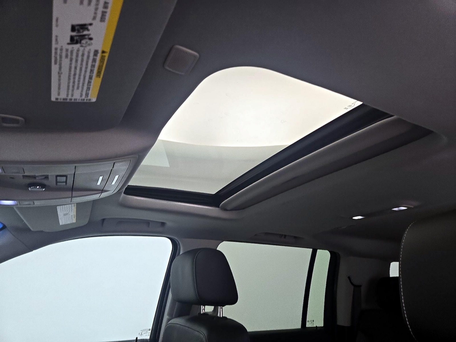 2019 Chevrolet Suburban LT - Photo 20
