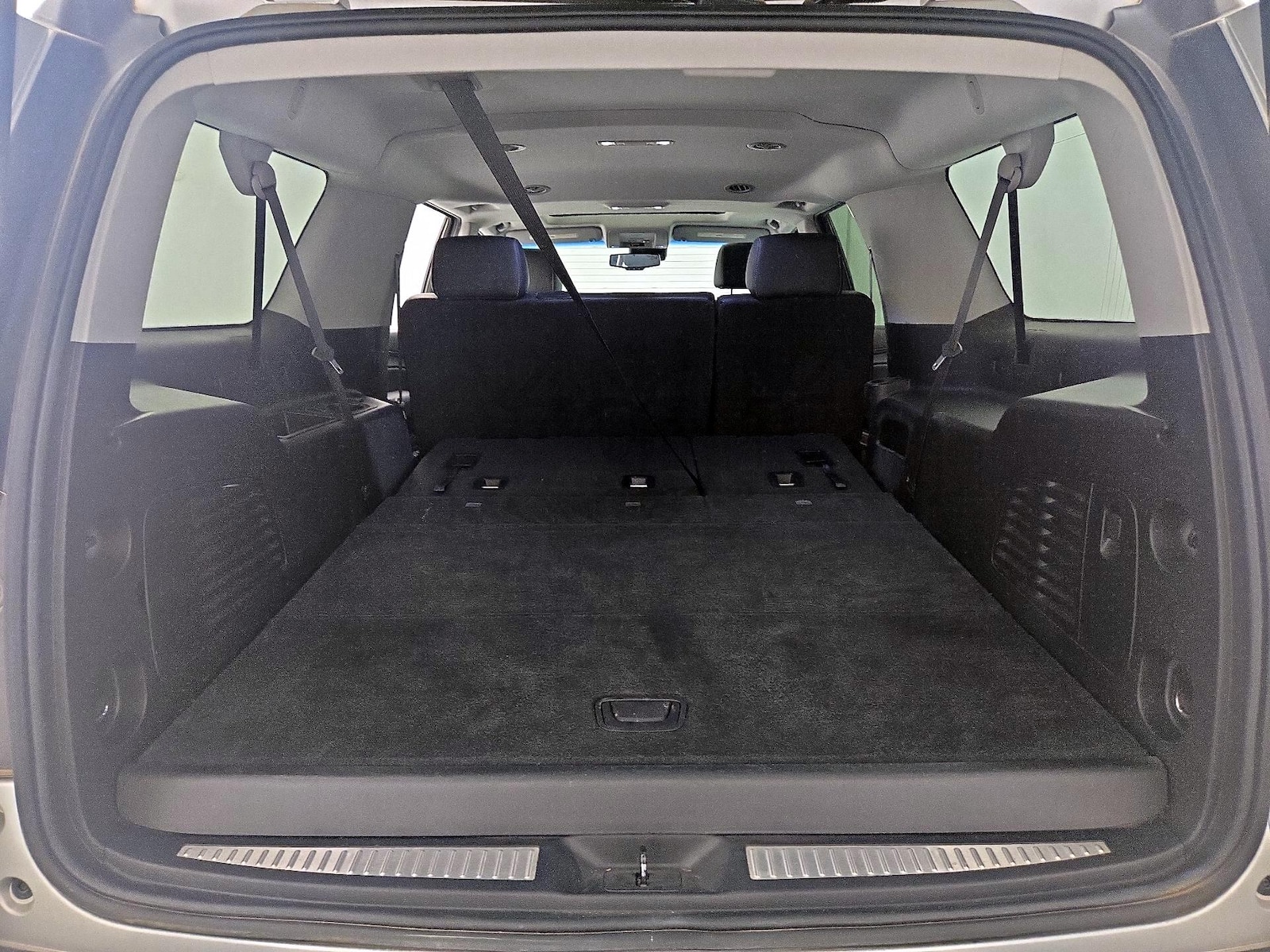 2019 Chevrolet Suburban LT - Photo 24