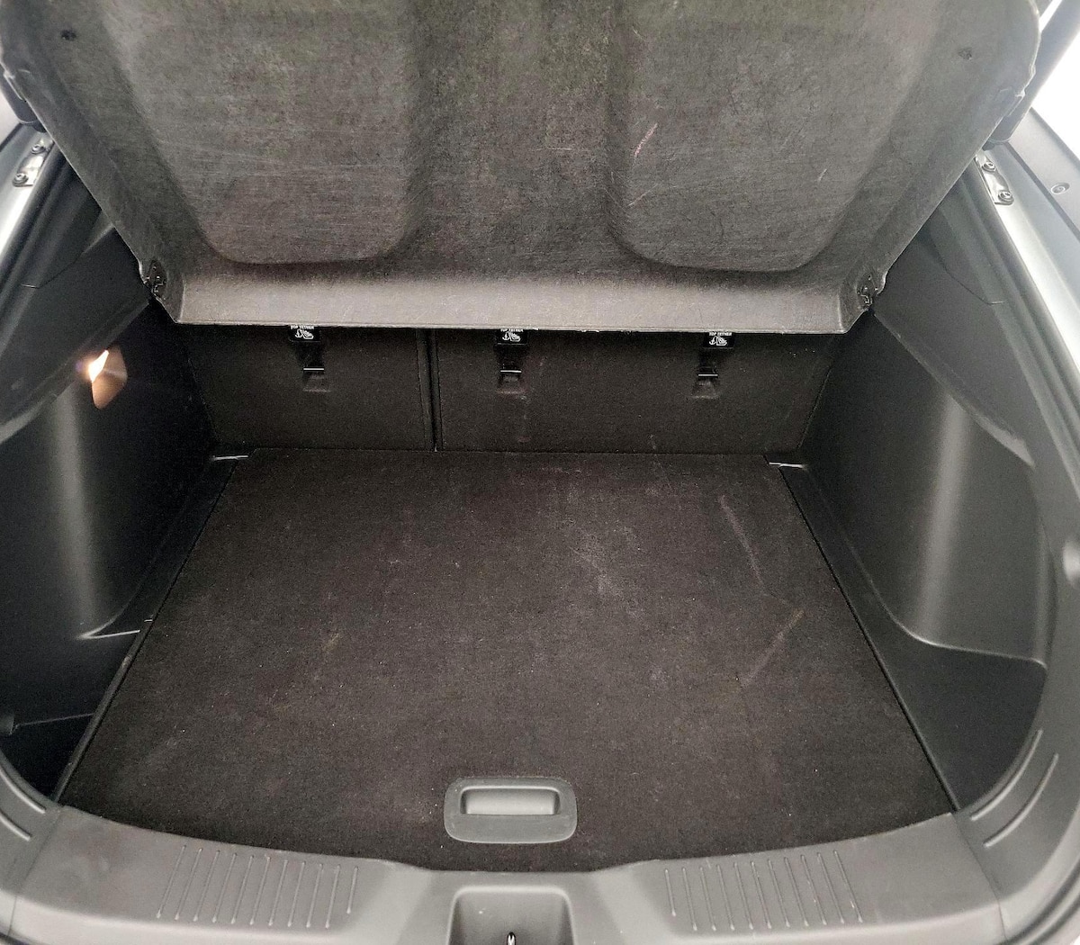 Trunk/Cargo (Seats Up)