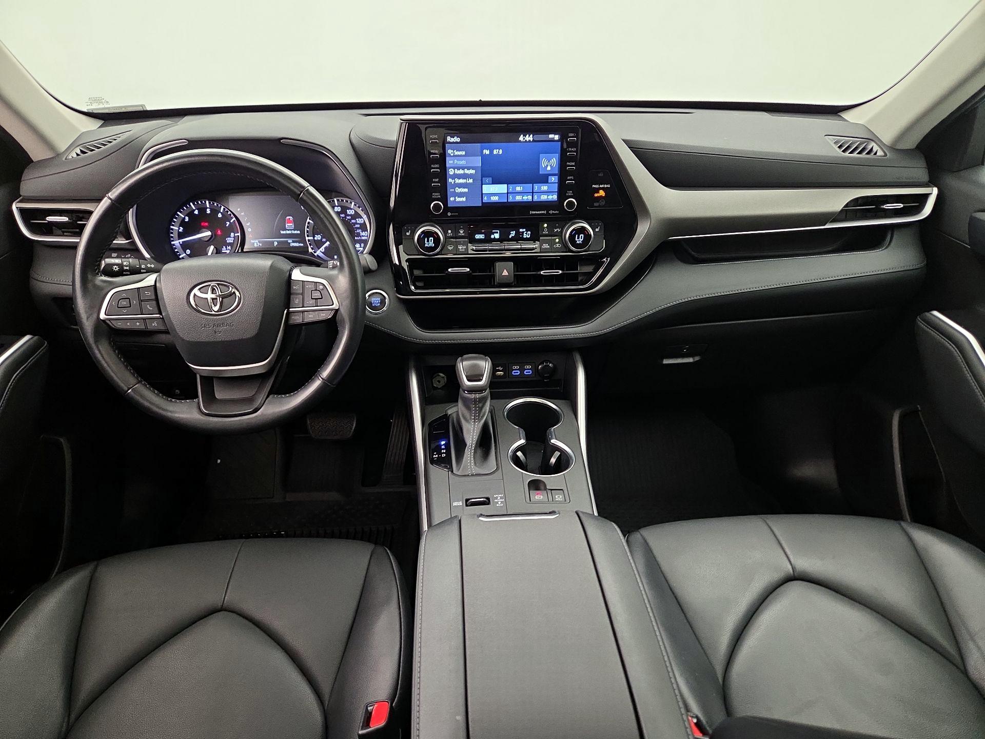 Thumbnail: 2022 Toyota Highlander - 9