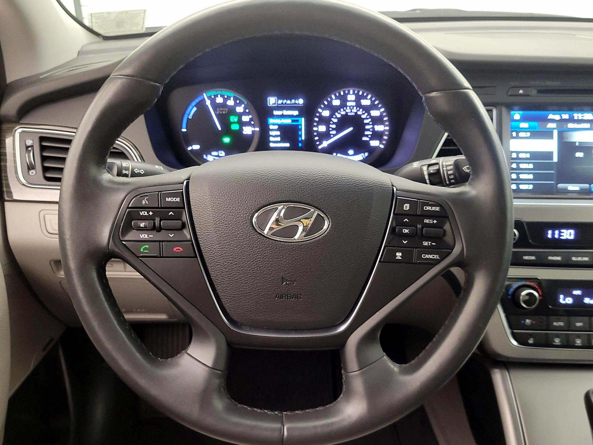 Thumbnail: 2016 Hyundai Sonata - 10