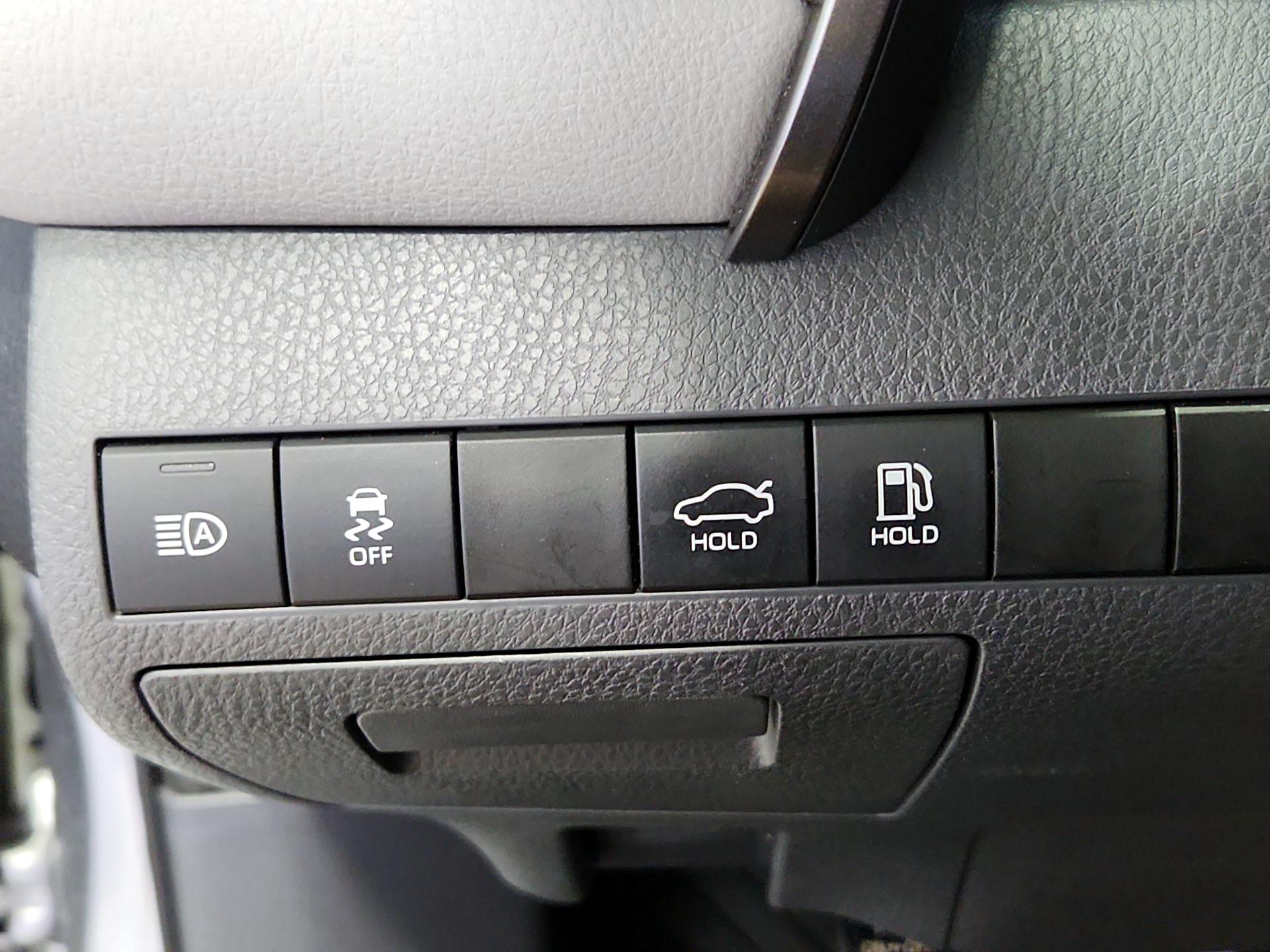 Thumbnail: 2019 Toyota Camry - 13