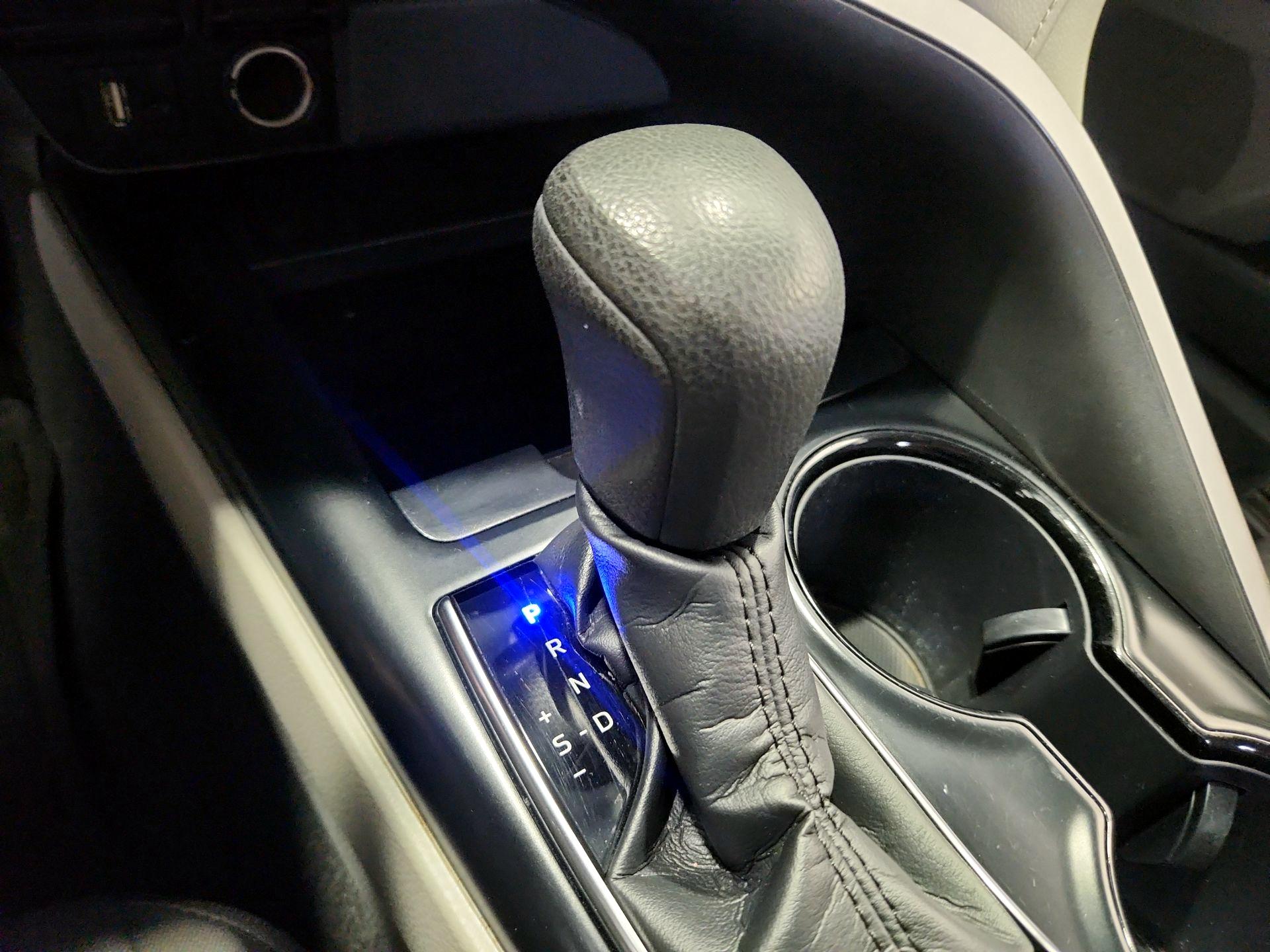Thumbnail: 2019 Toyota Camry - 18
