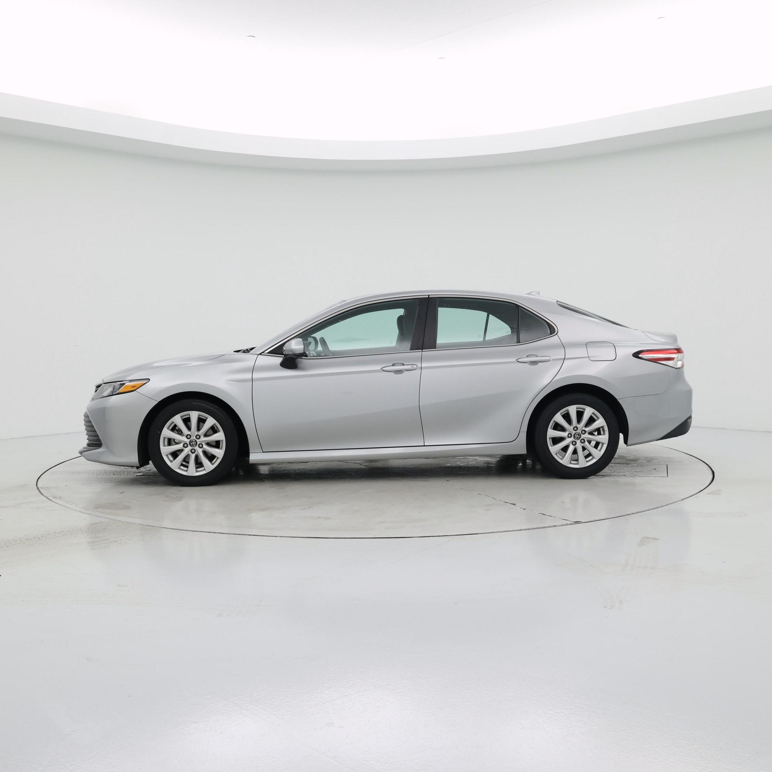 Thumbnail: 2019 Toyota Camry - 3