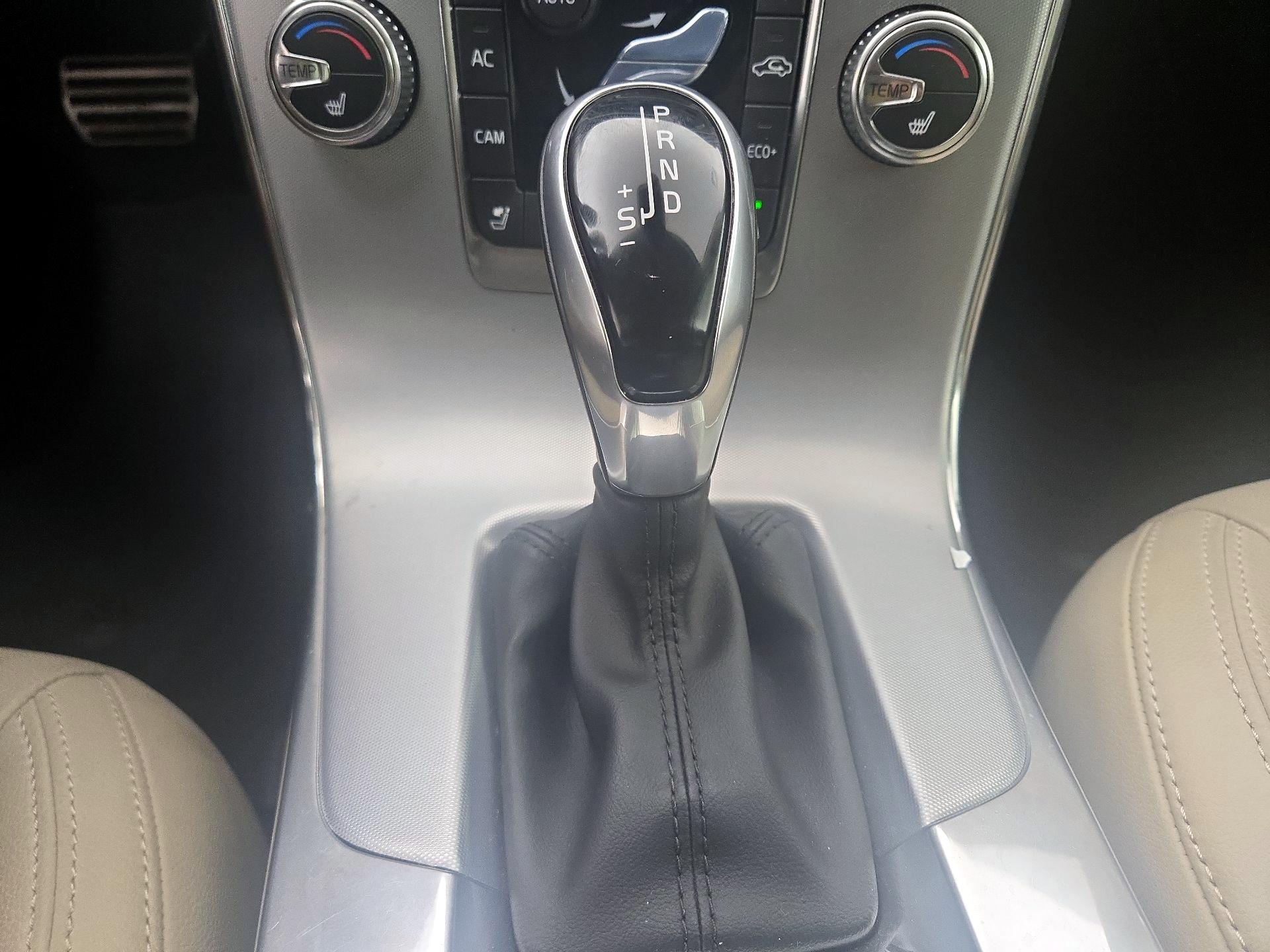 Thumbnail: 2018 Volvo S60 - 17