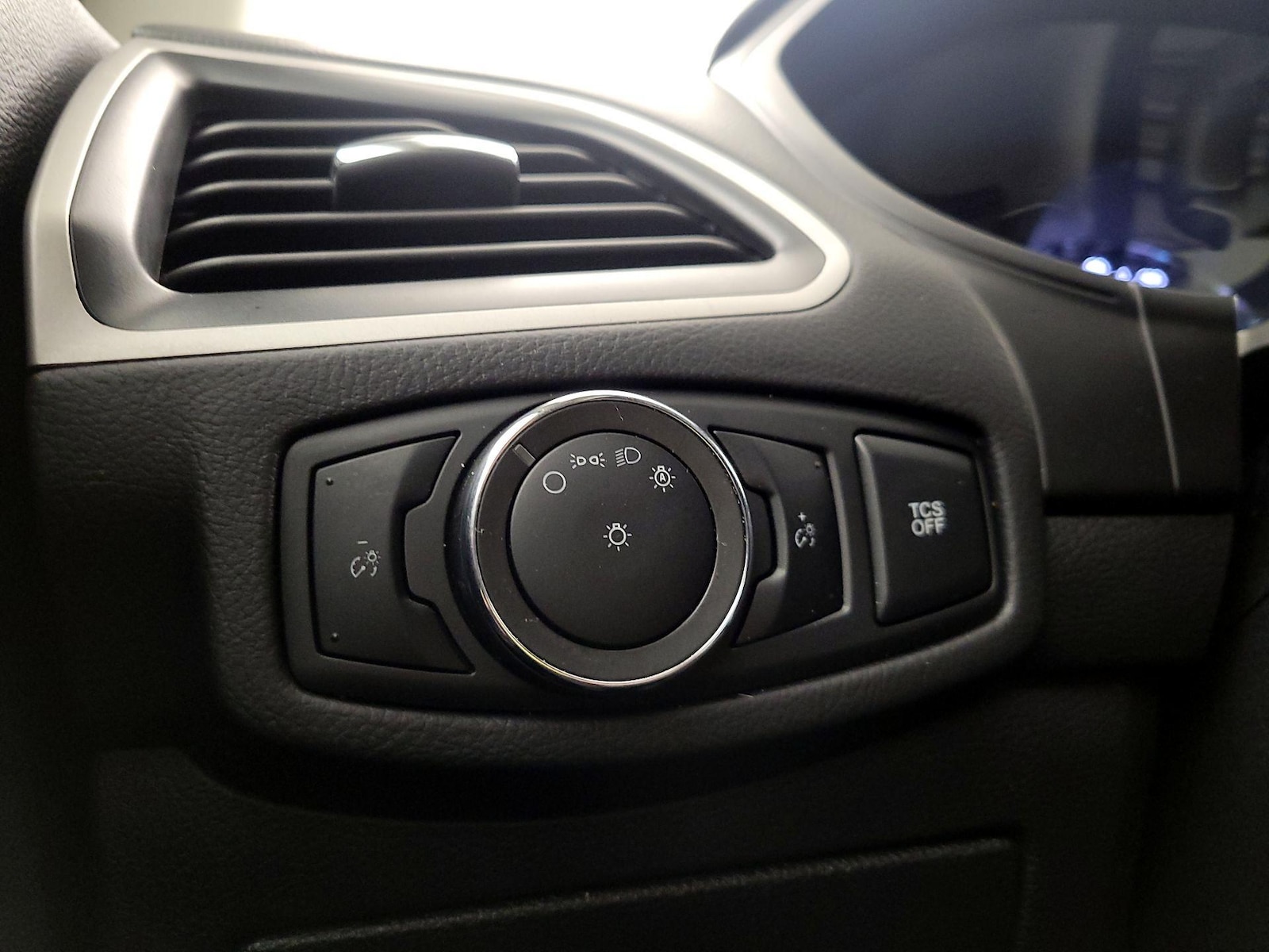2024 Ford Edge SEL - Photo 14
