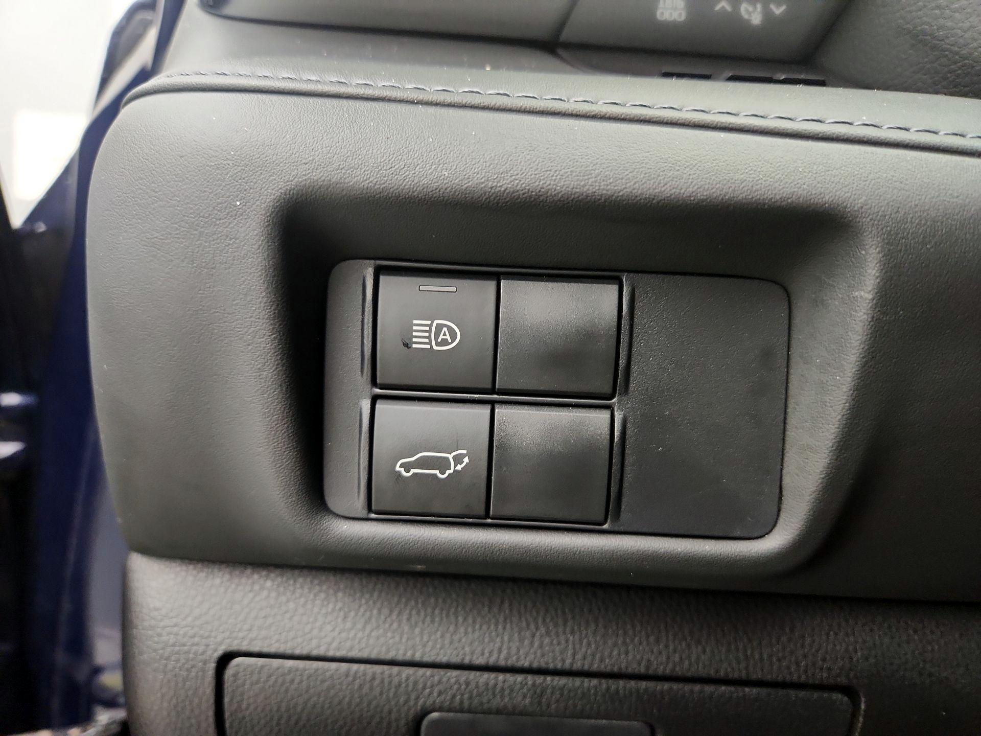 Thumbnail: 2021 Toyota Highlander - 13