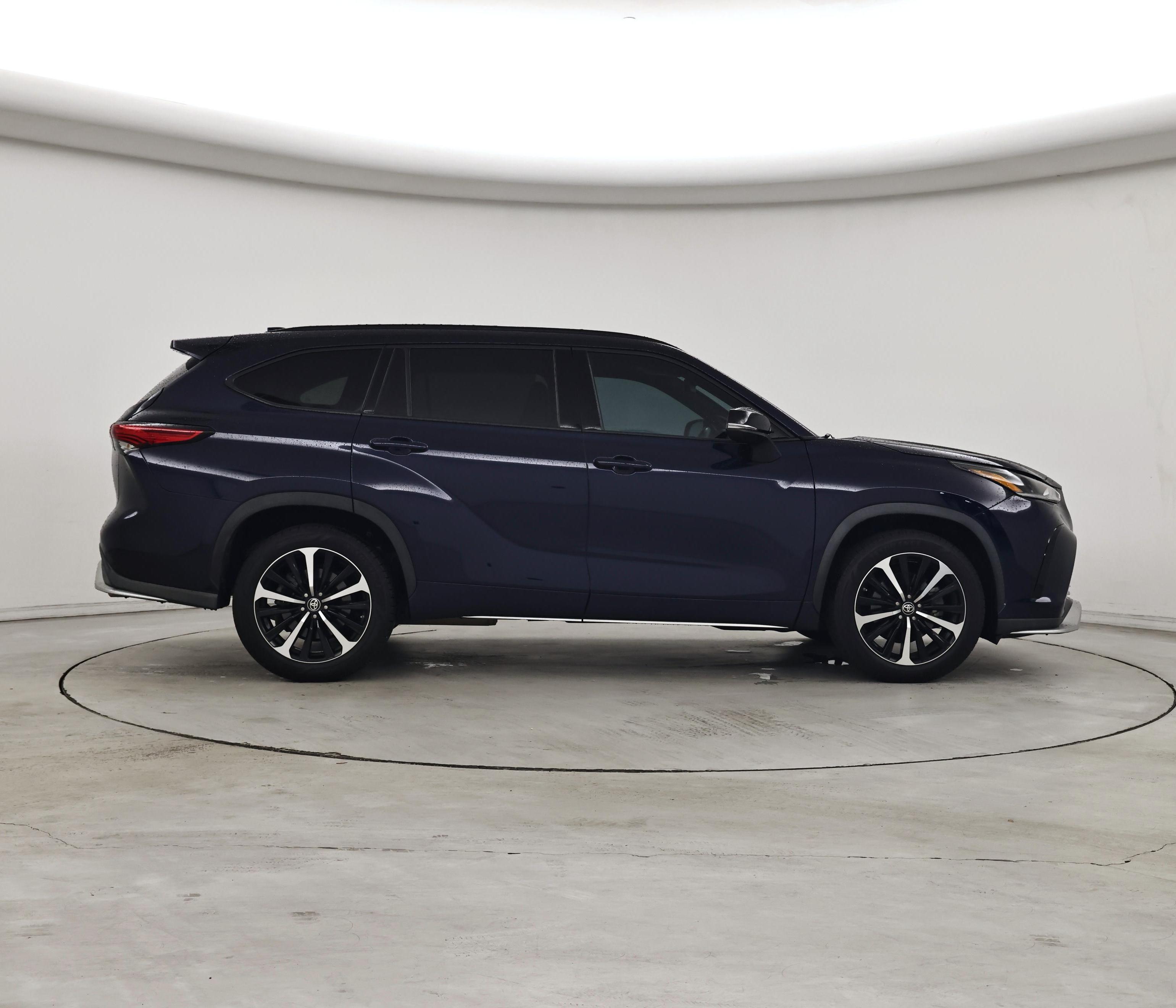 Thumbnail: 2021 Toyota Highlander - 7