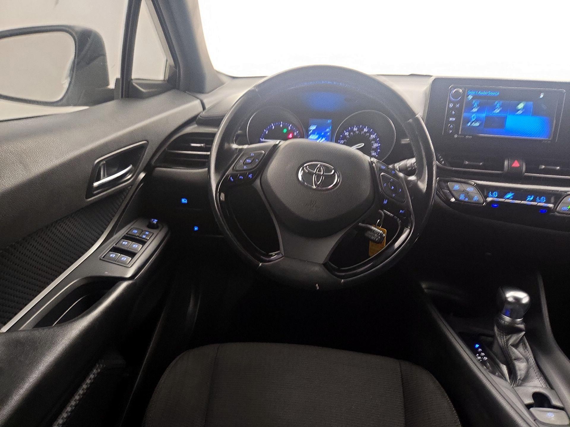 Thumbnail: 2018 Toyota C-HR - 10