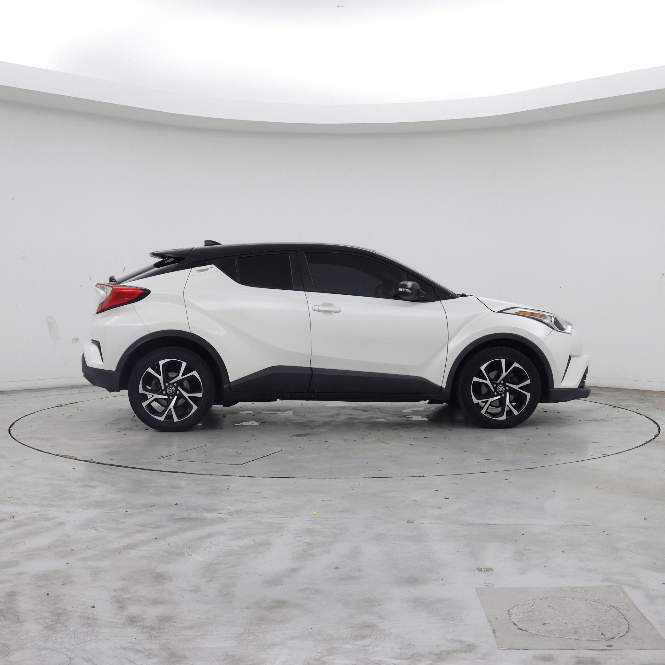 Thumbnail: 2018 Toyota C-HR - 7