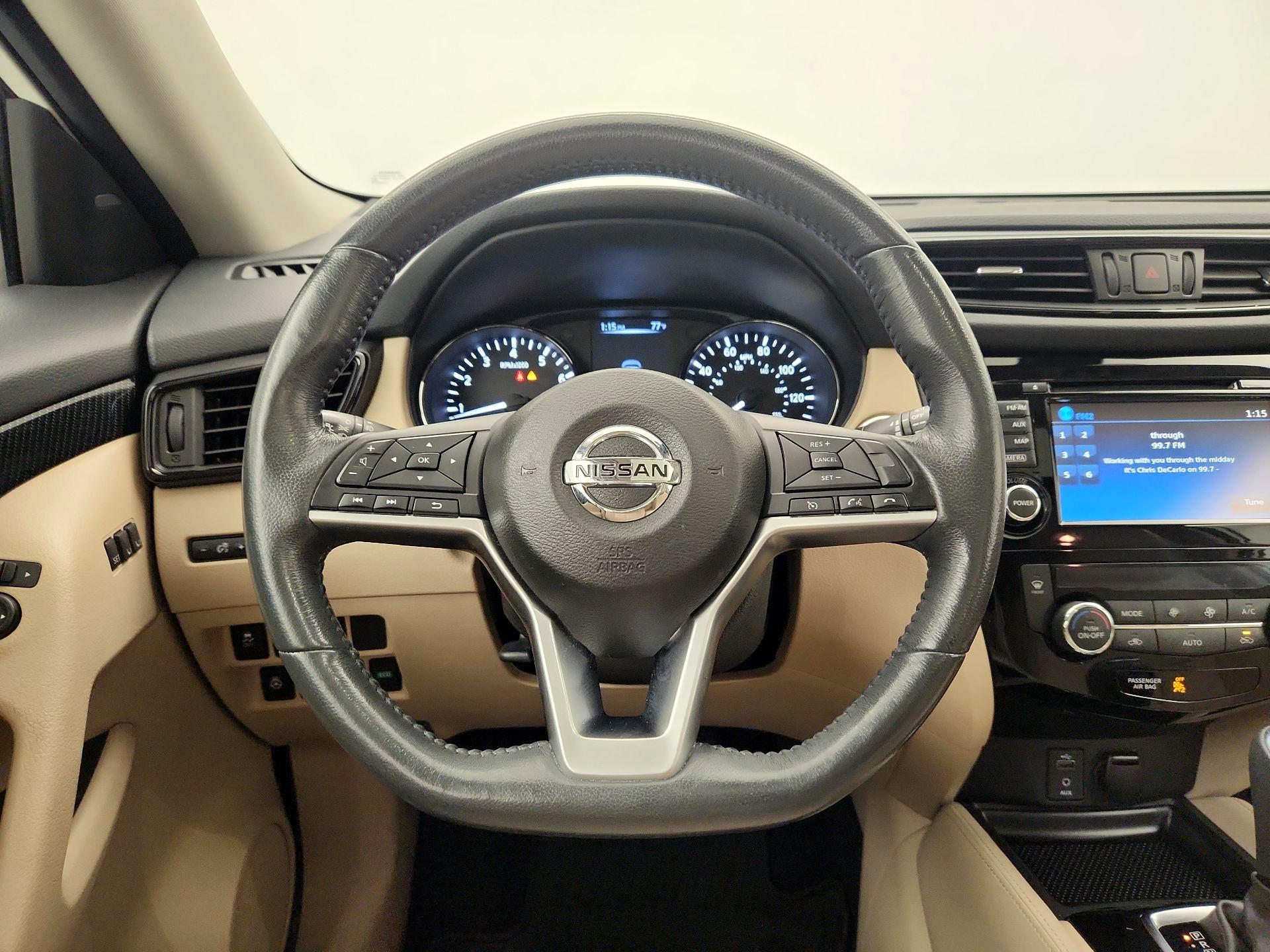 Thumbnail: 2017 Nissan Rogue - 10