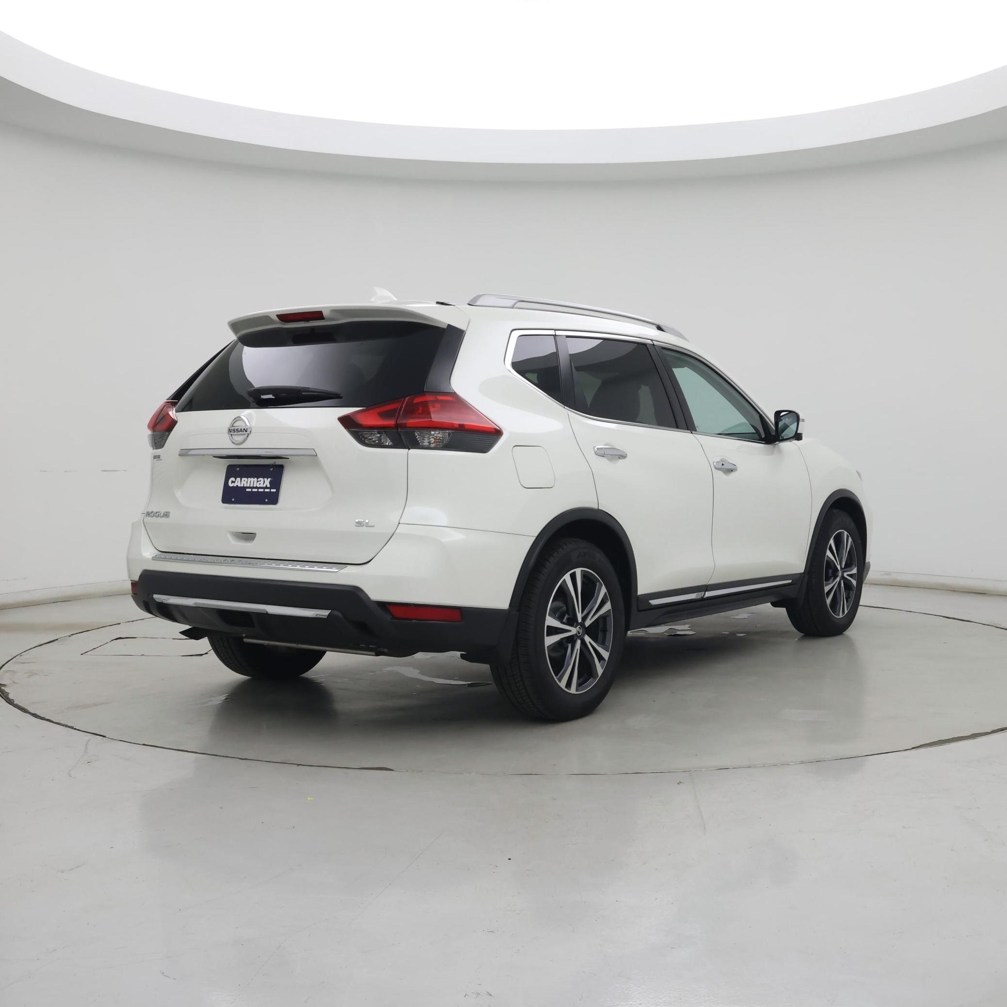Thumbnail: 2017 Nissan Rogue - 8