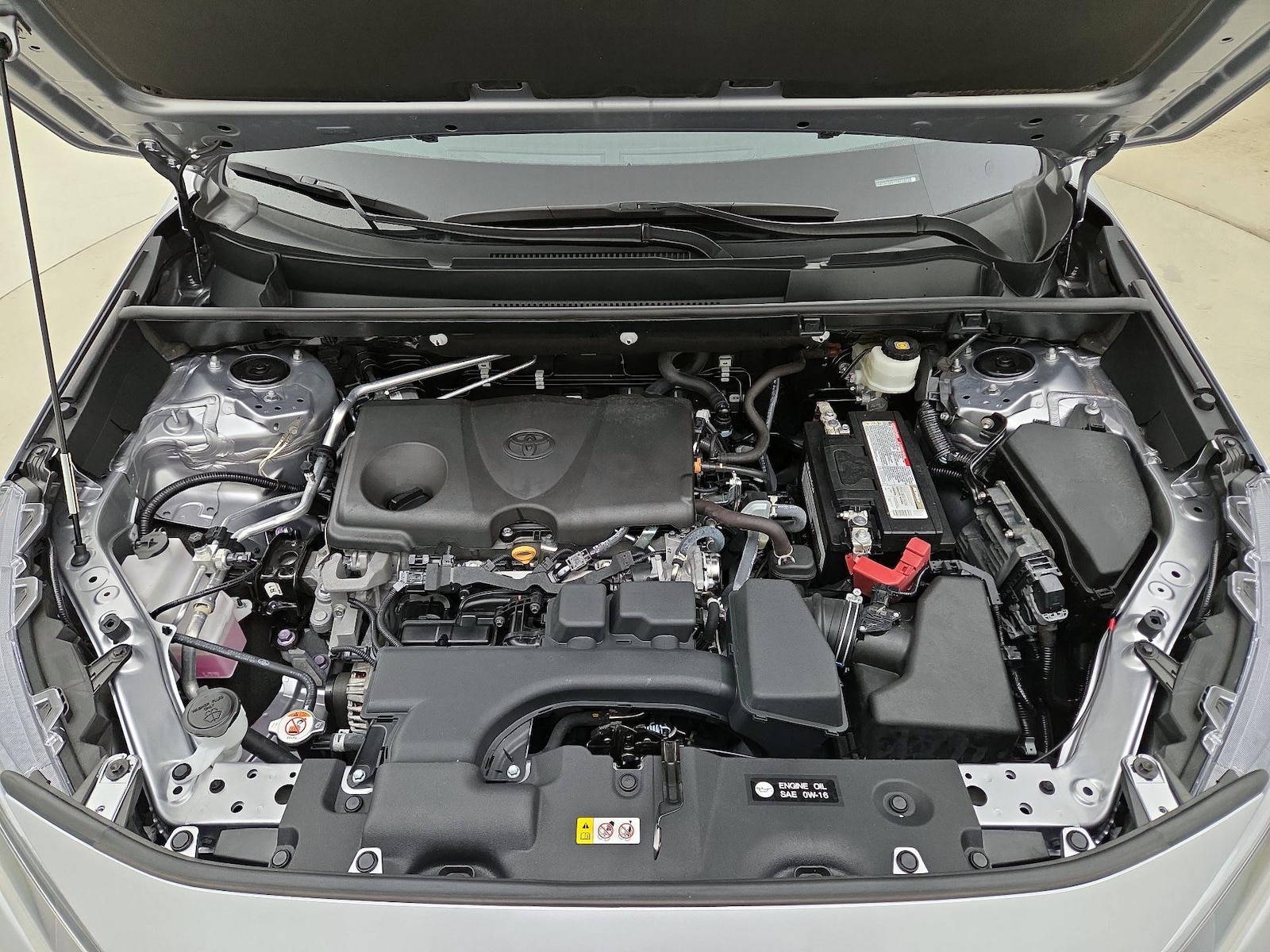2022 Toyota RAV4 LE - Photo 21