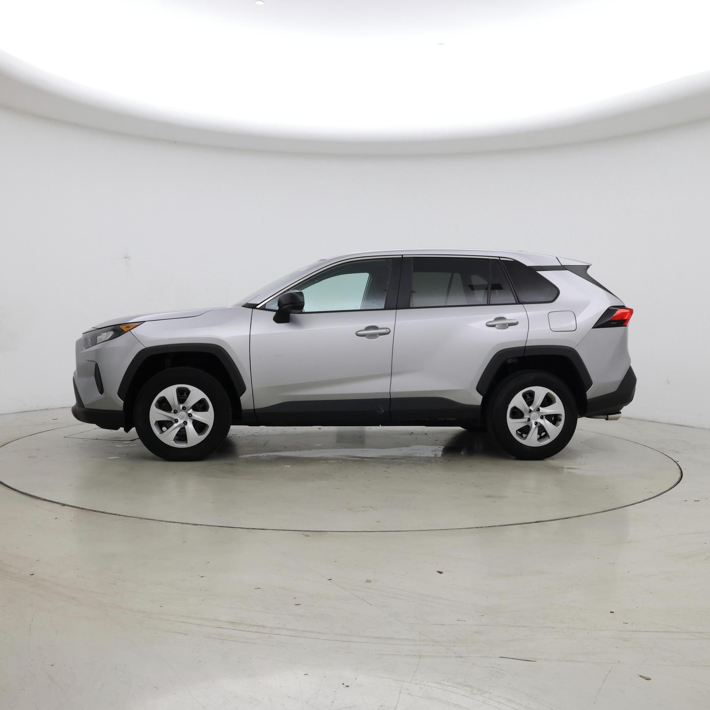 Thumbnail: 2022 Toyota RAV4 - 3