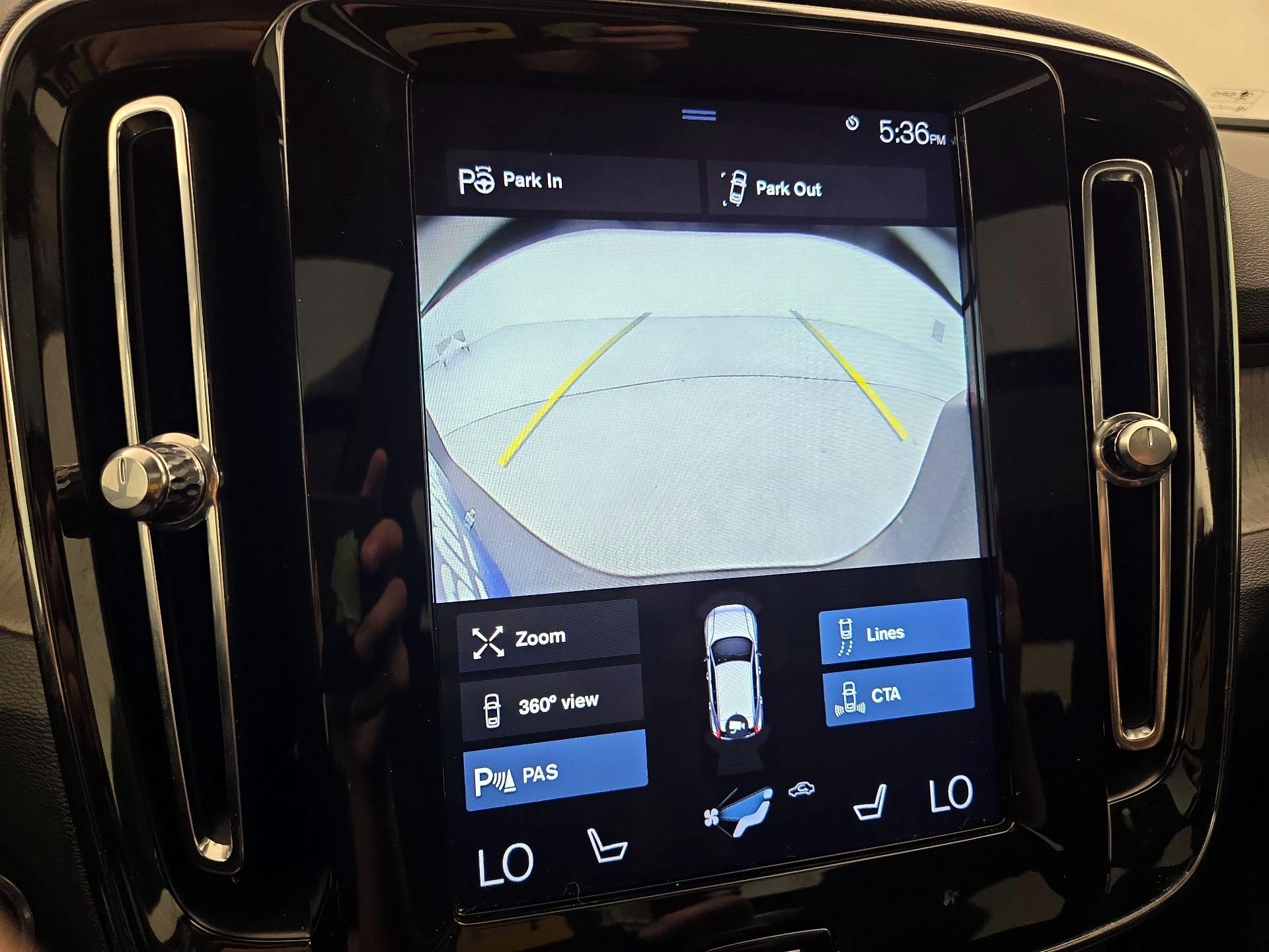 Thumbnail: 2019 Volvo XC40 - 15