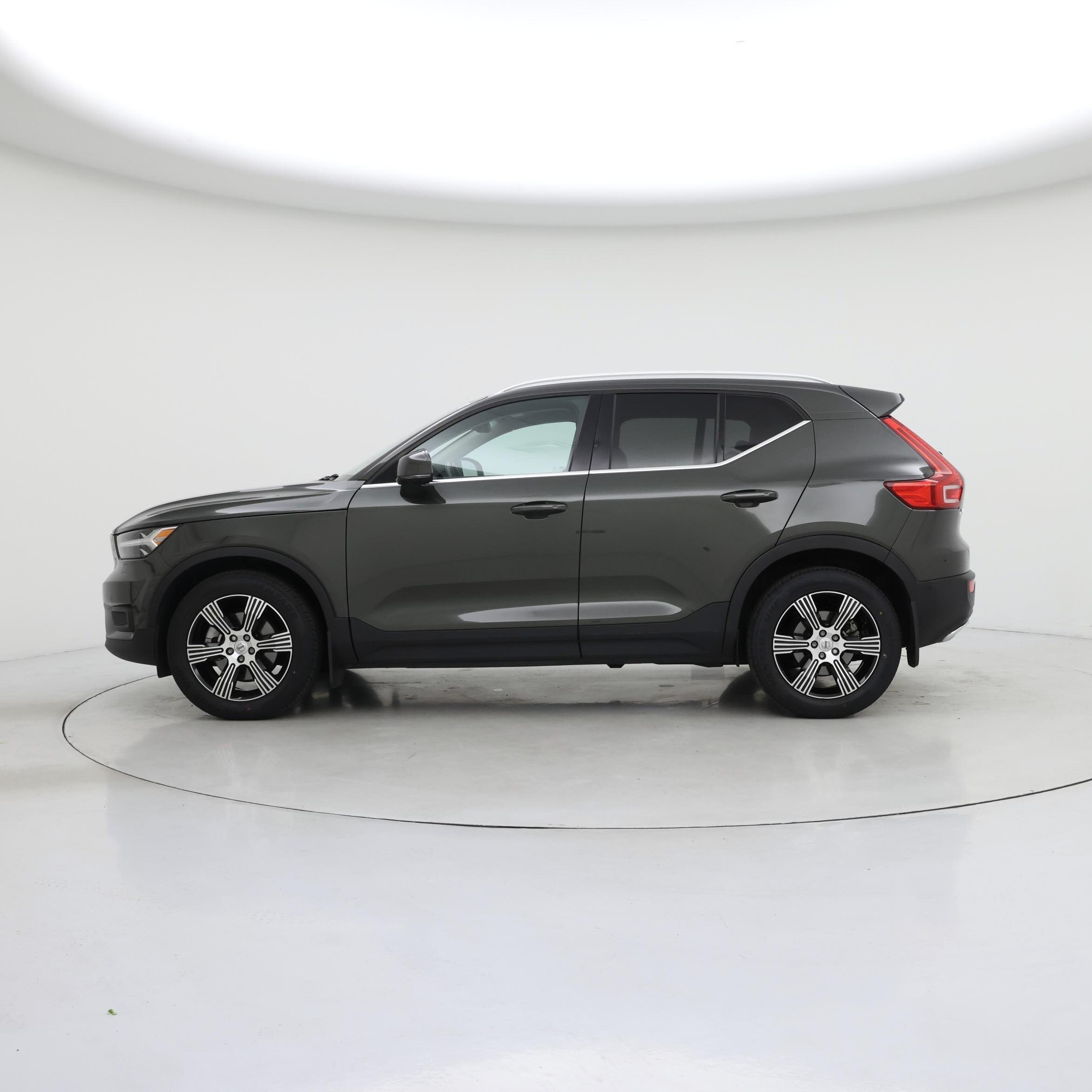 Thumbnail: 2019 Volvo XC40 - 3