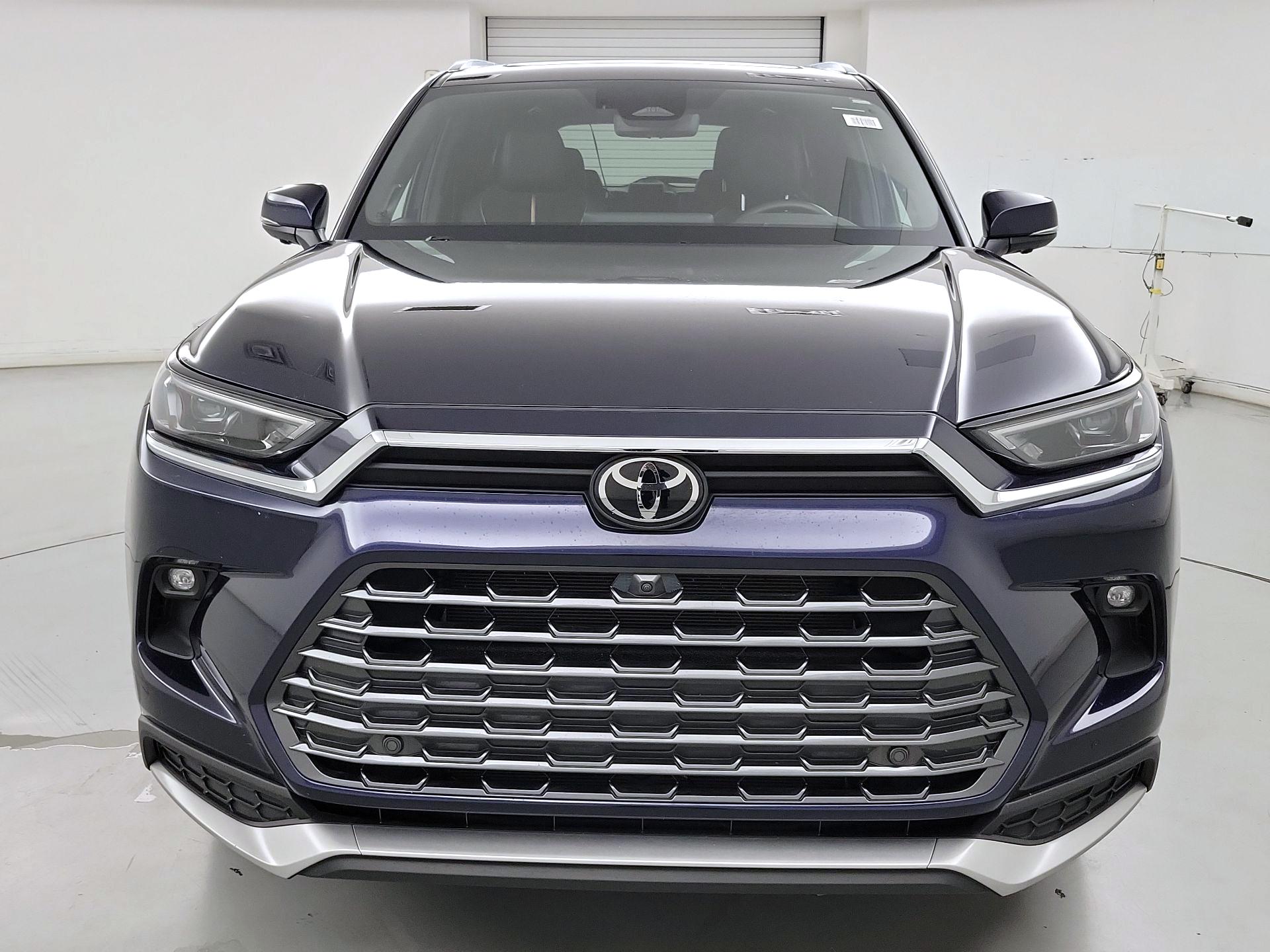 Thumbnail: 2025 Toyota Highlander - 2