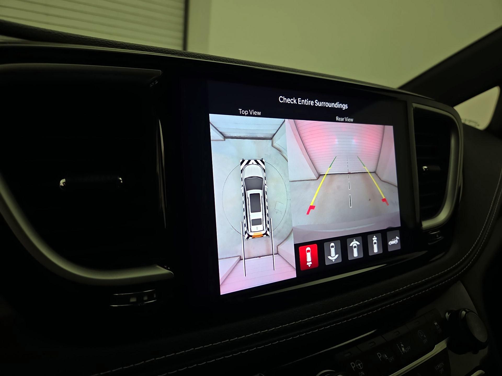 Thumbnail: 2021 Chrysler Pacifica - 15