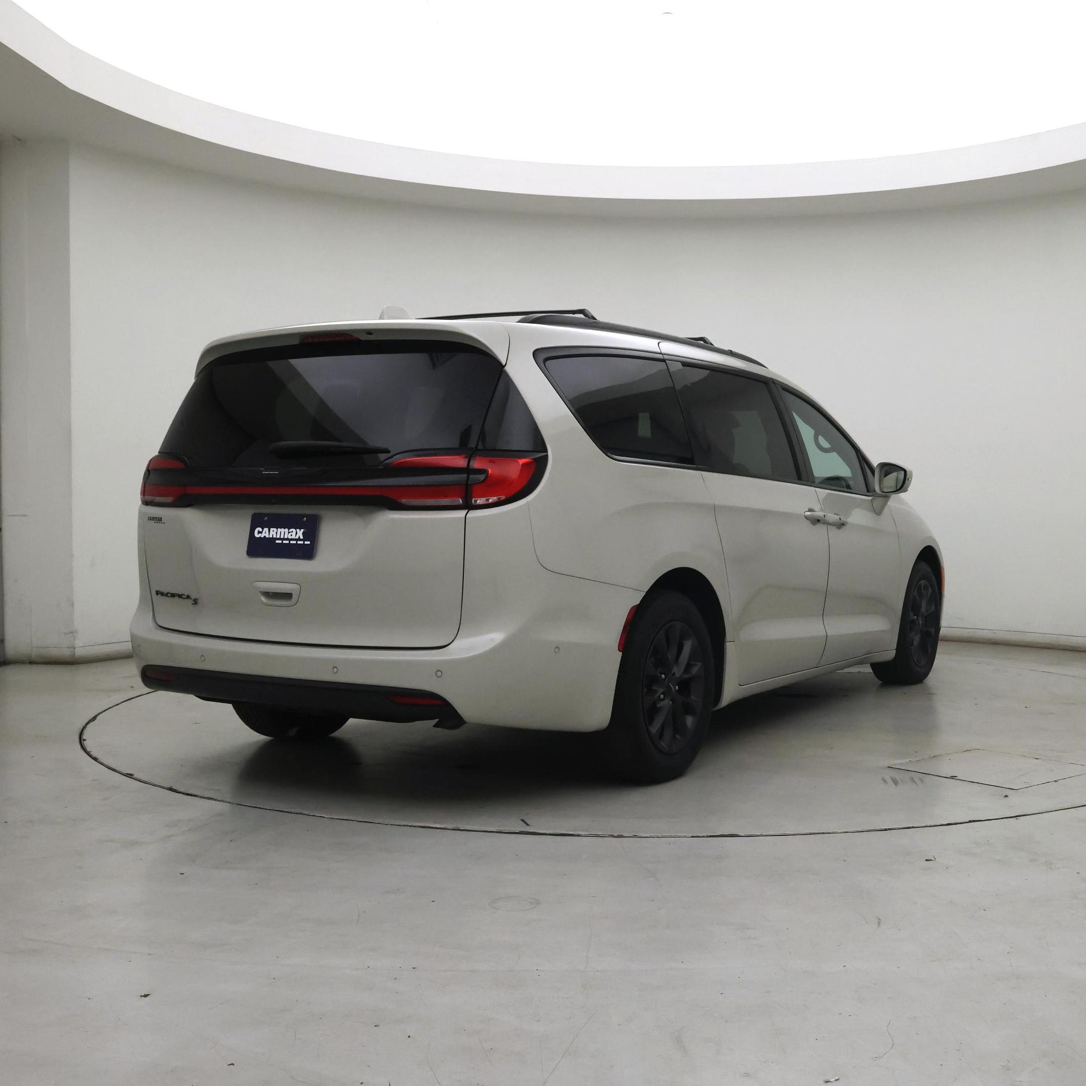 Thumbnail: 2021 Chrysler Pacifica - 8