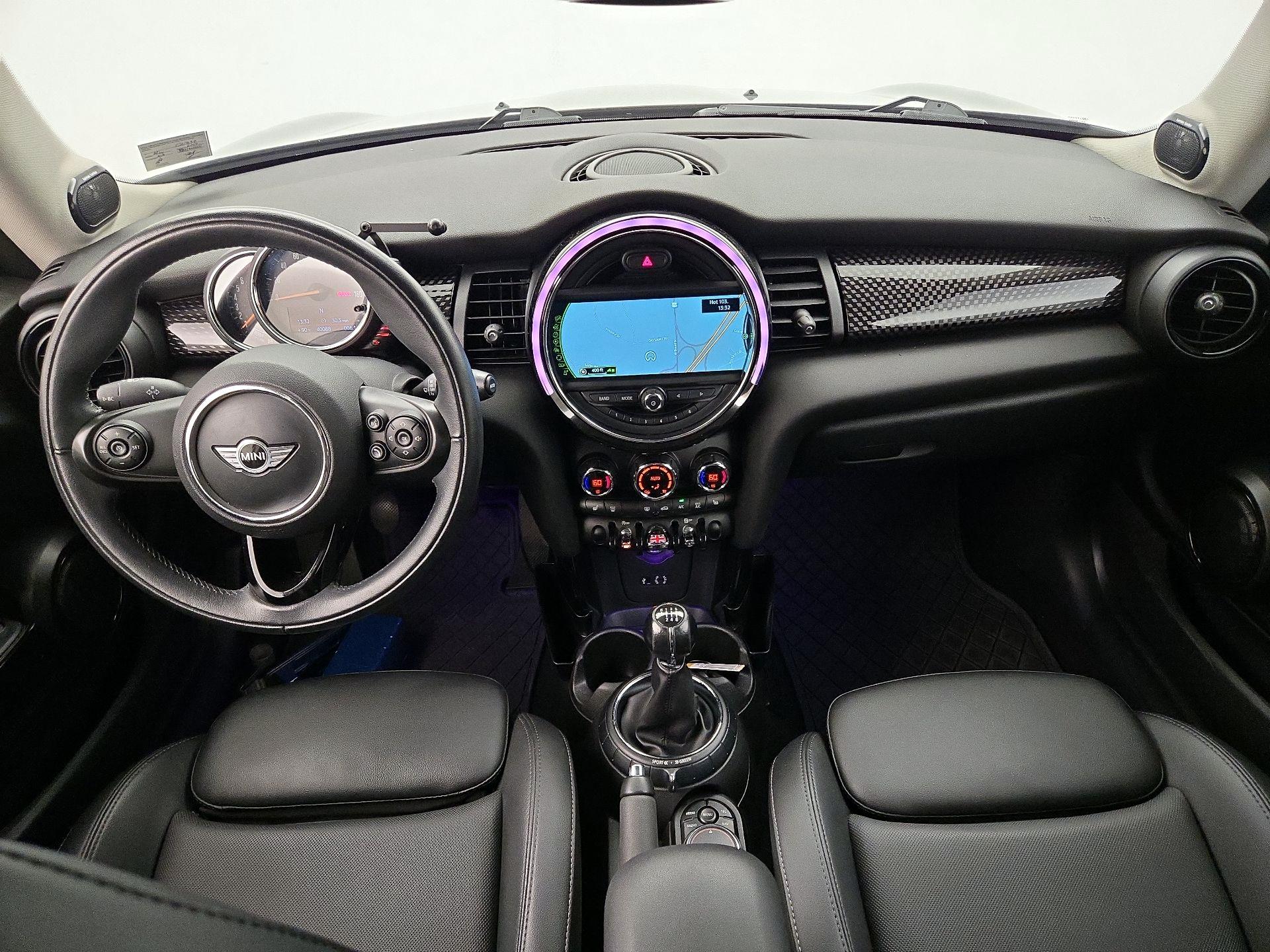 Thumbnail: 2017 MINI Cooper Hardtop - 9
