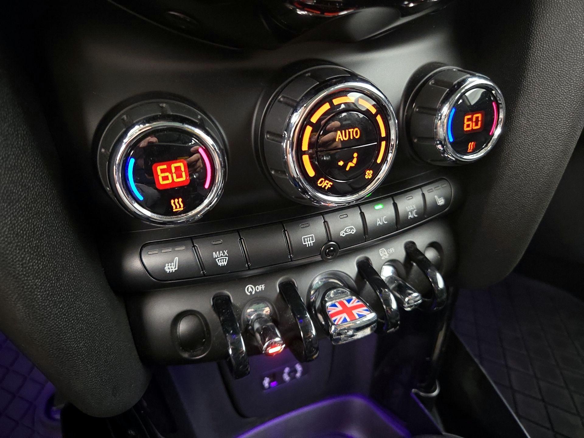 Thumbnail: 2017 MINI Cooper Hardtop - 17
