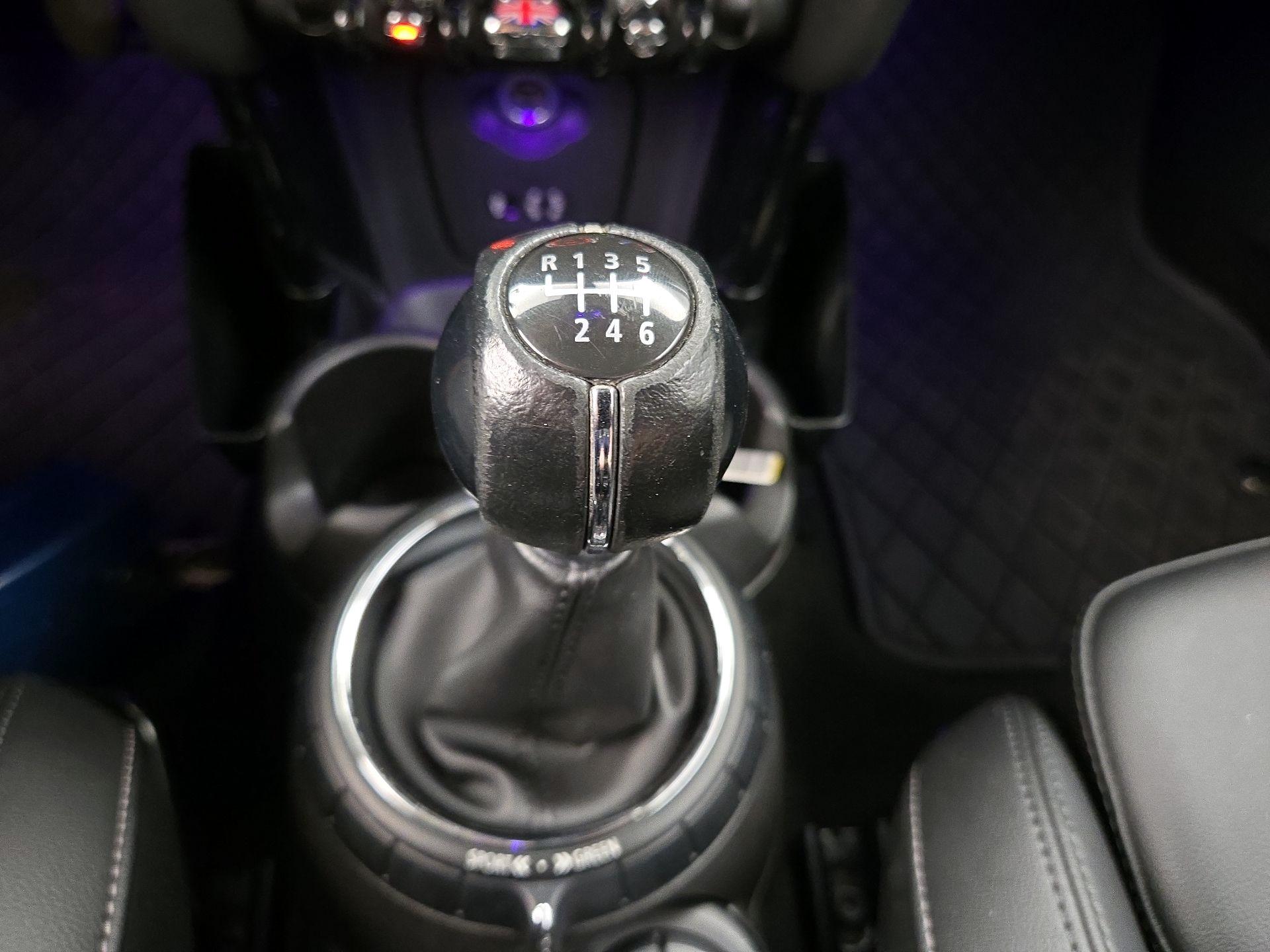 Thumbnail: 2017 MINI Cooper Hardtop - 18
